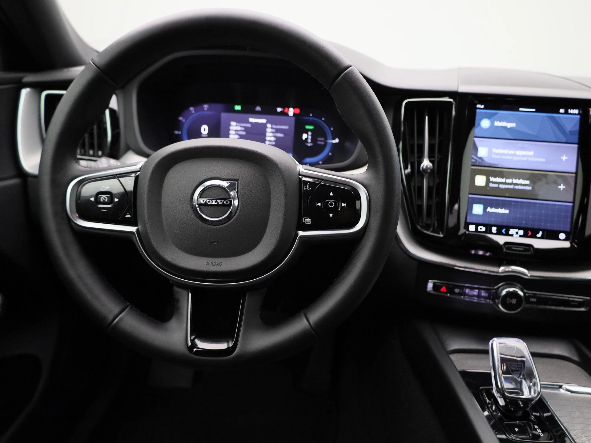 Volvo-XC60-image-2