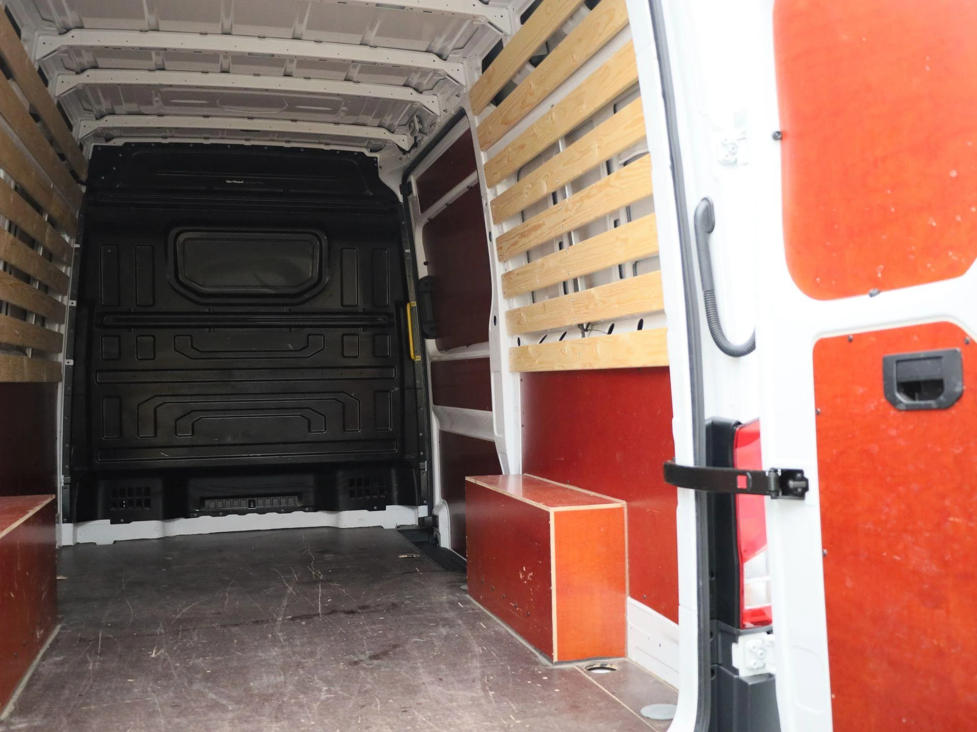 Volkswagen Crafter 2.0 TDI L3H3 Highline 140PK
