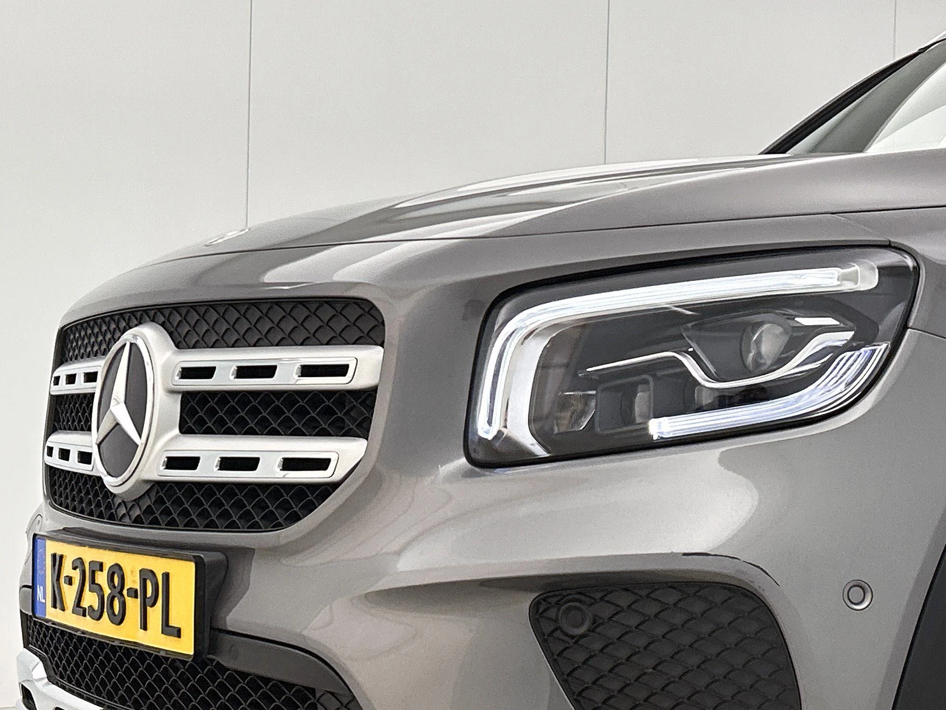 Mercedes-Benz-GLB-image-33
