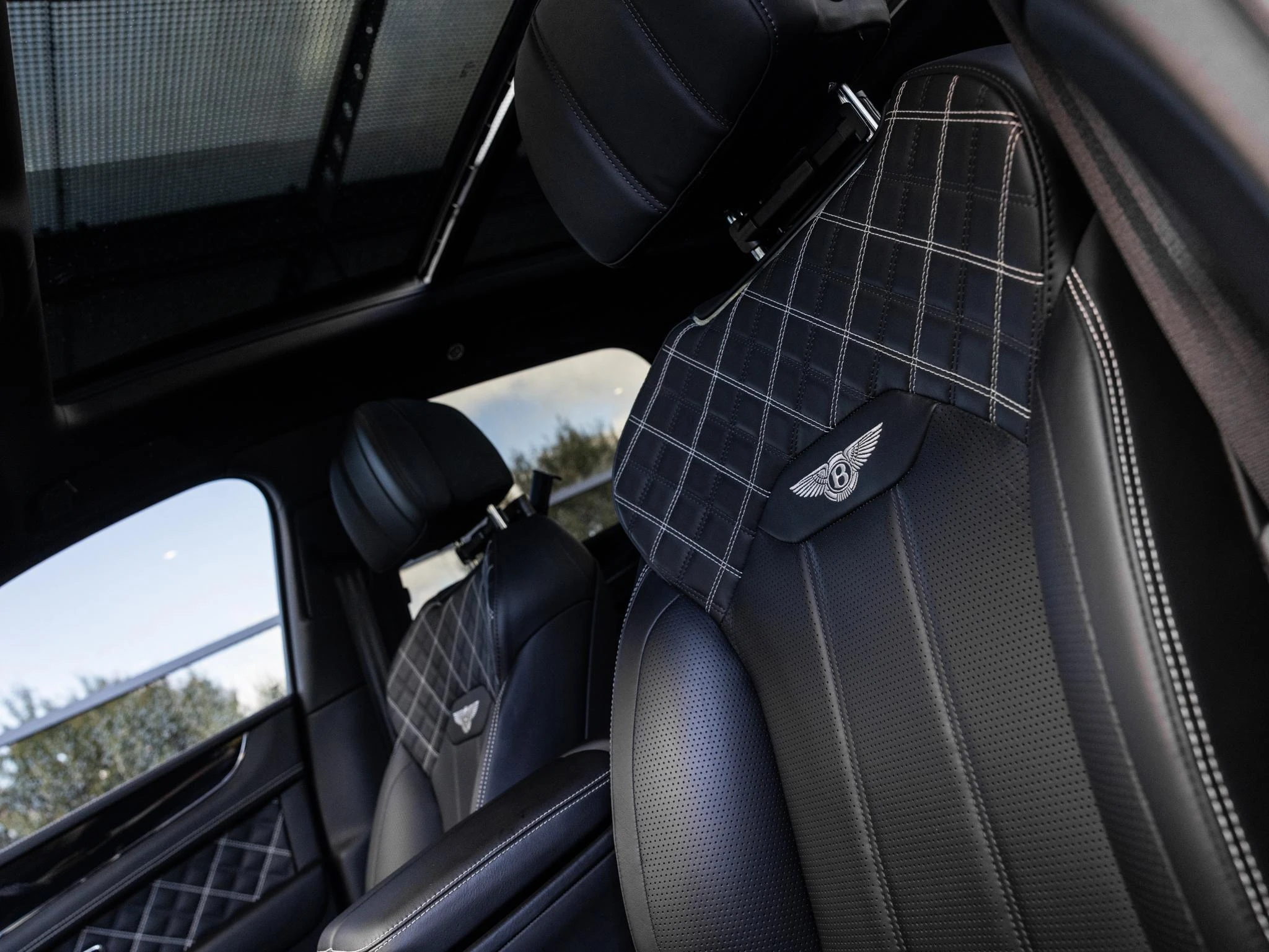 Bentley-Bentayga-image-12