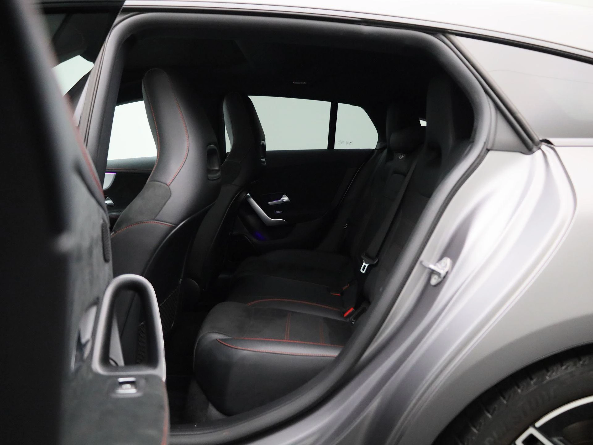 Mercedes-Benz-CLA-image-10