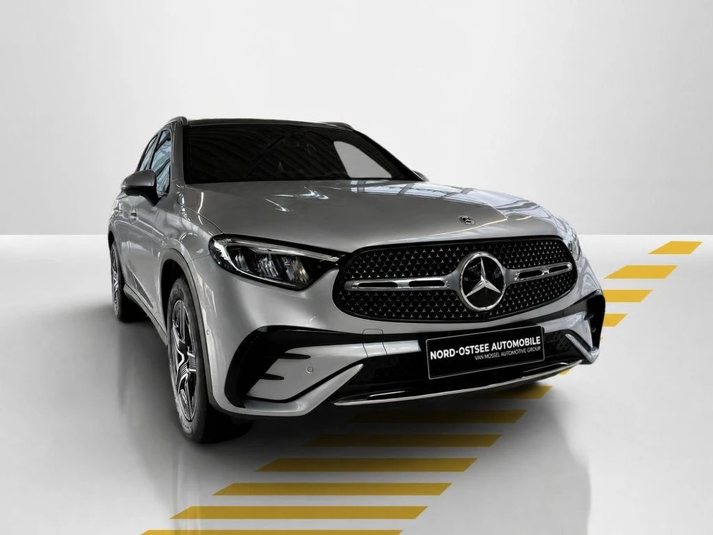 Mercedes-Benz-GLC 300 d-image-17