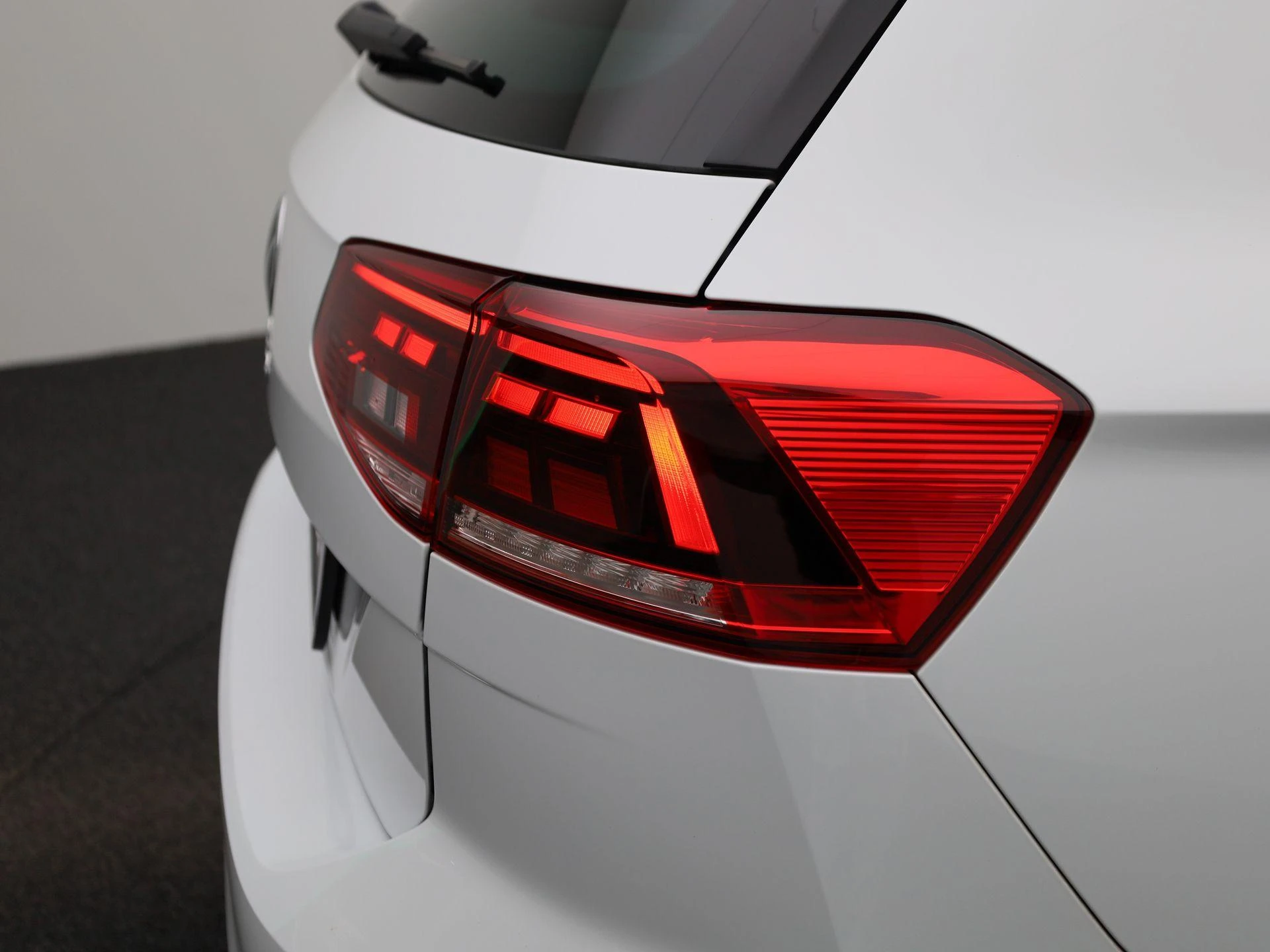 Volkswagen-Passat-image-35
