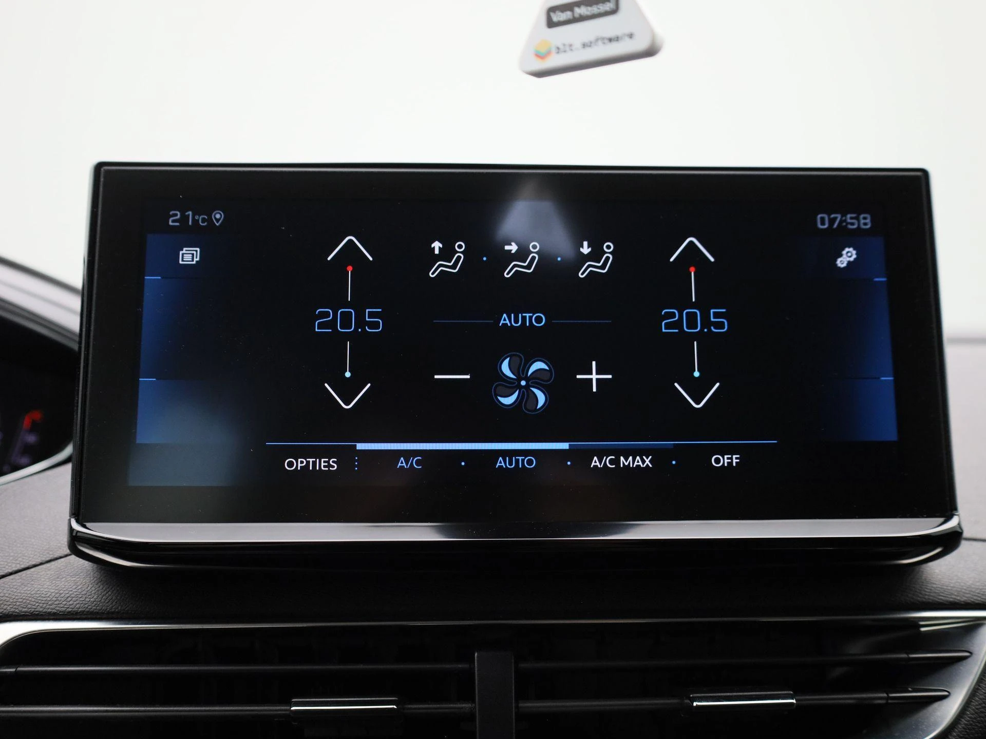 Peugeot-3008-image-19