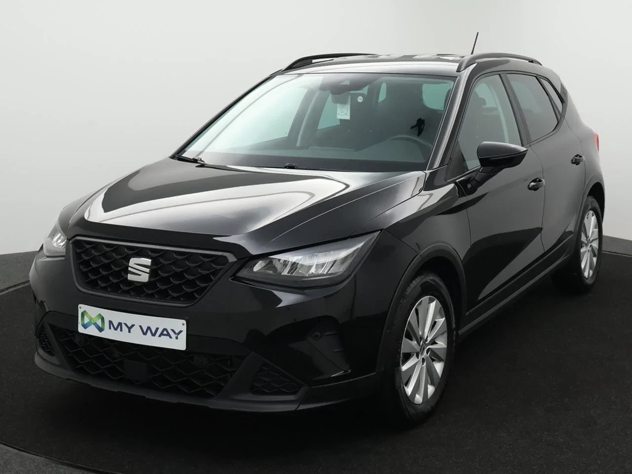 SEAT-Arona-image-0