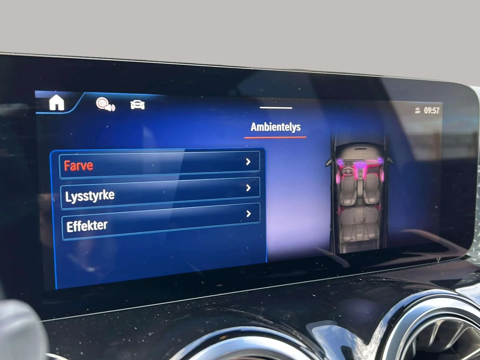 Mercedes-Benz-EQB-image-14