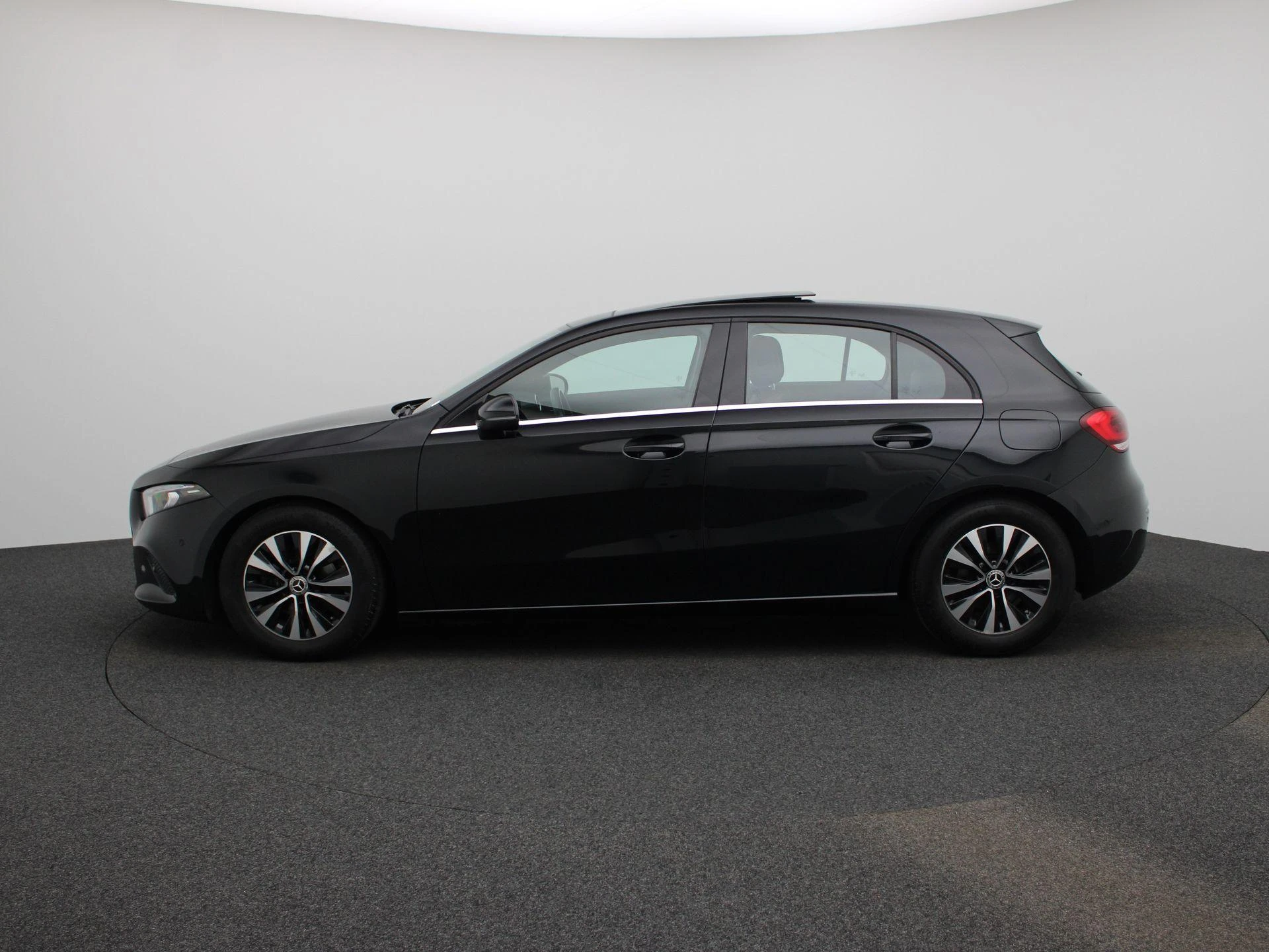 Mercedes-Benz-A-Klasse-image-3