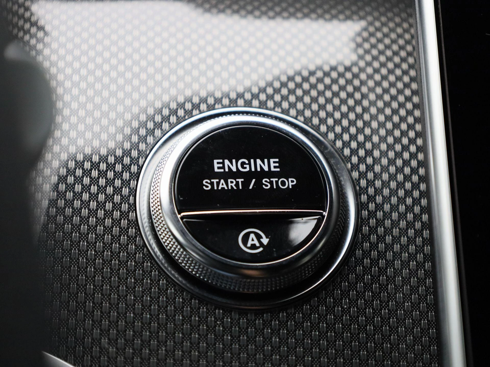 Mercedes-Benz-GLC-image-22