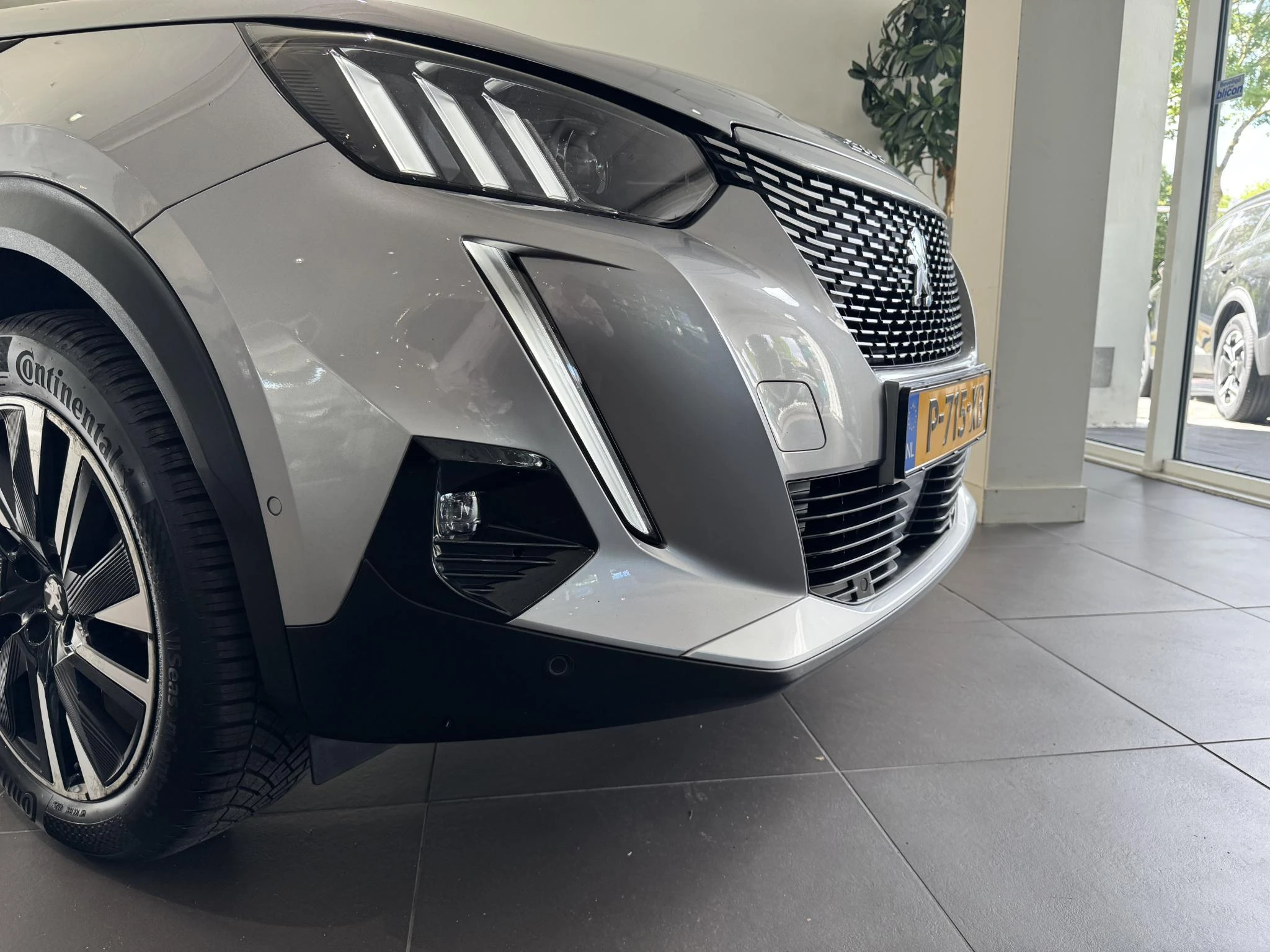 Peugeot-e-2008-image-15