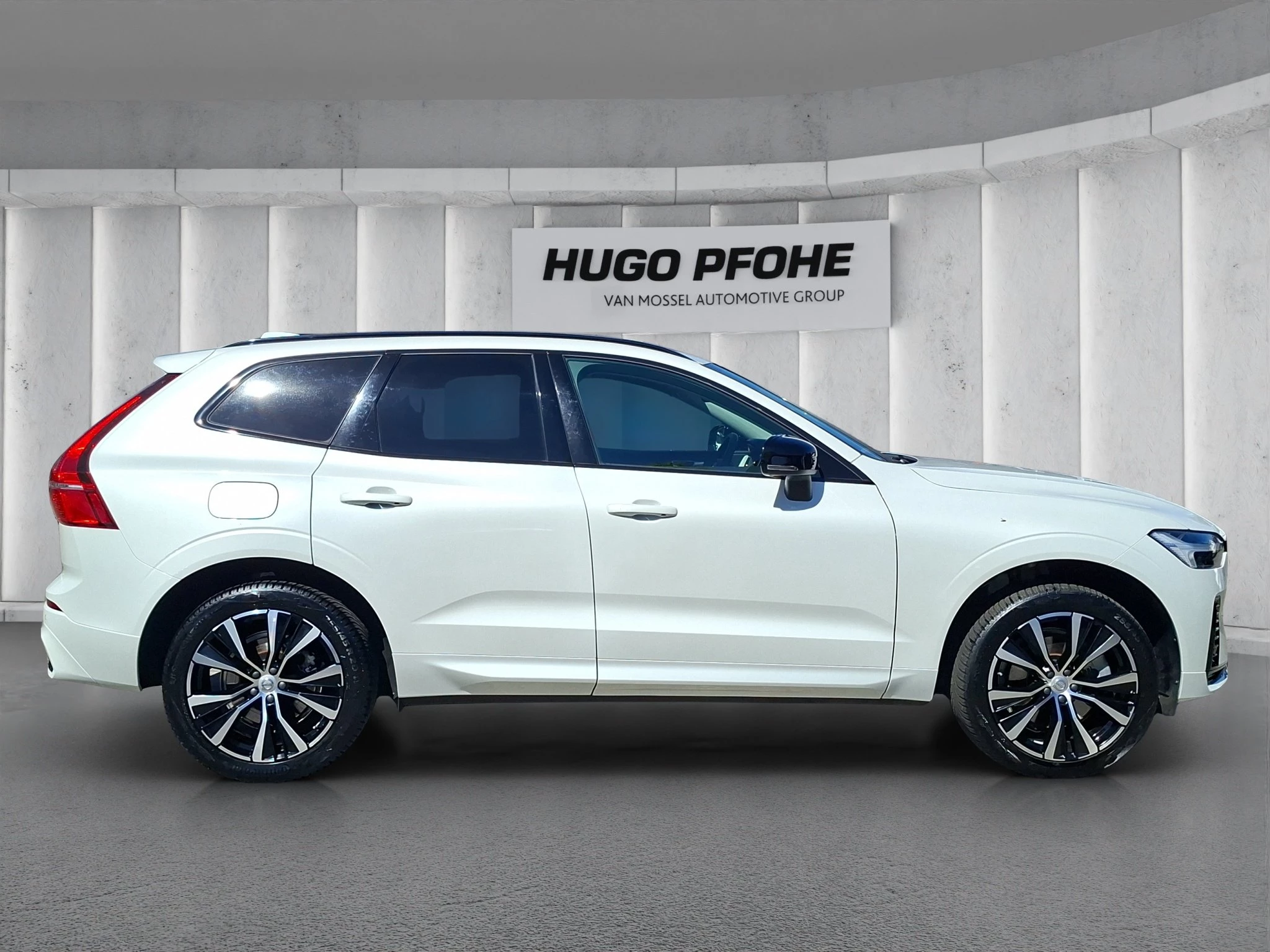 Volvo XC60 B4 Plus Dark 2.0 MHEV Aut. | LED | ACC | GJR | RFK | LEDER | SHZ