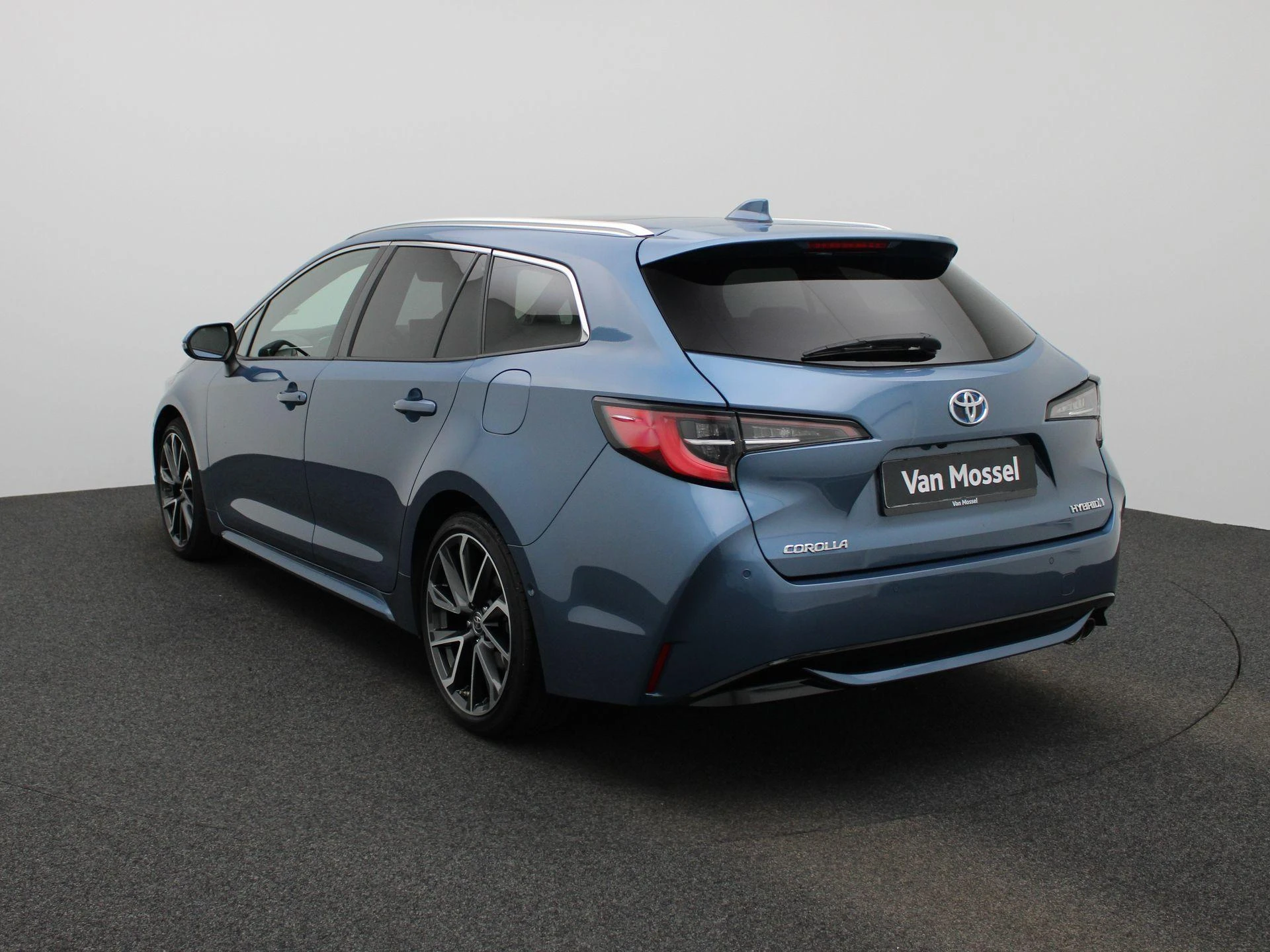 Toyota-Corolla Touring Sports-image-1