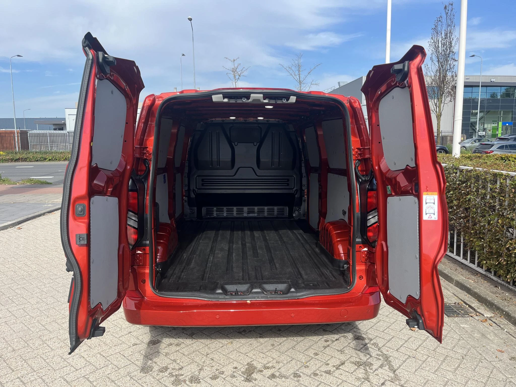 Ford-Transit Custom-image-11