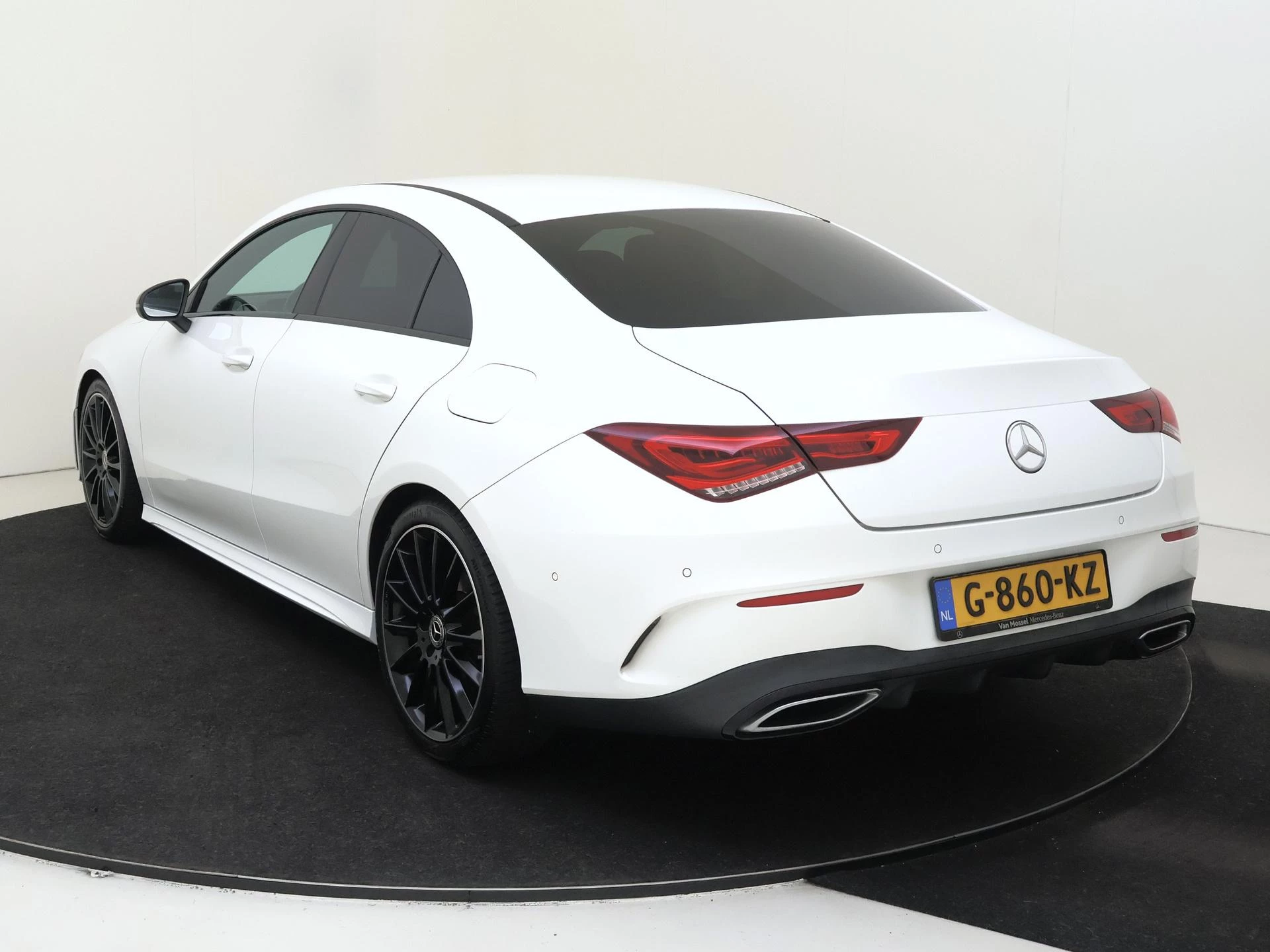 Mercedes-Benz-CLA-image-6