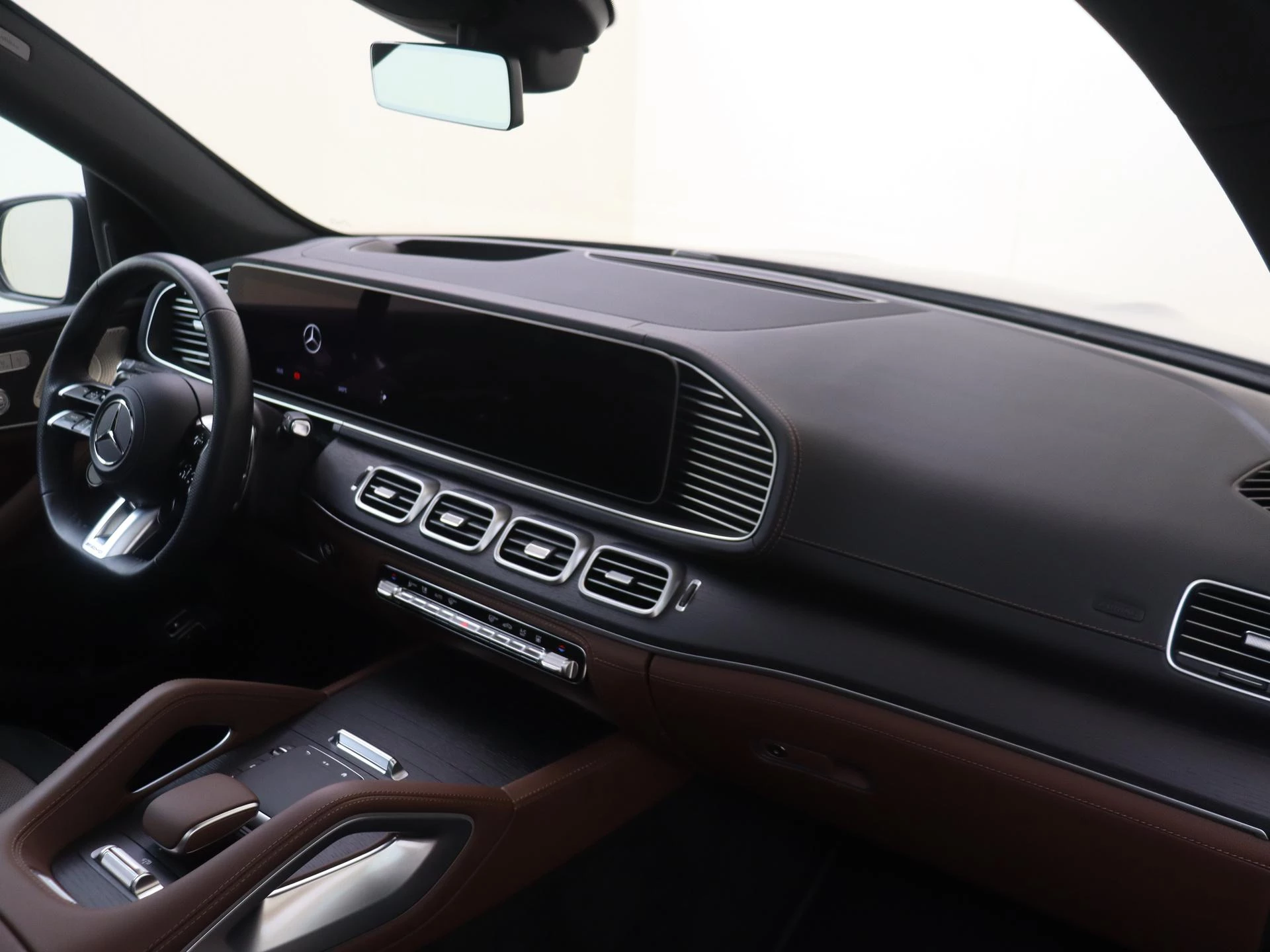 Mercedes-Benz-GLE-image-15