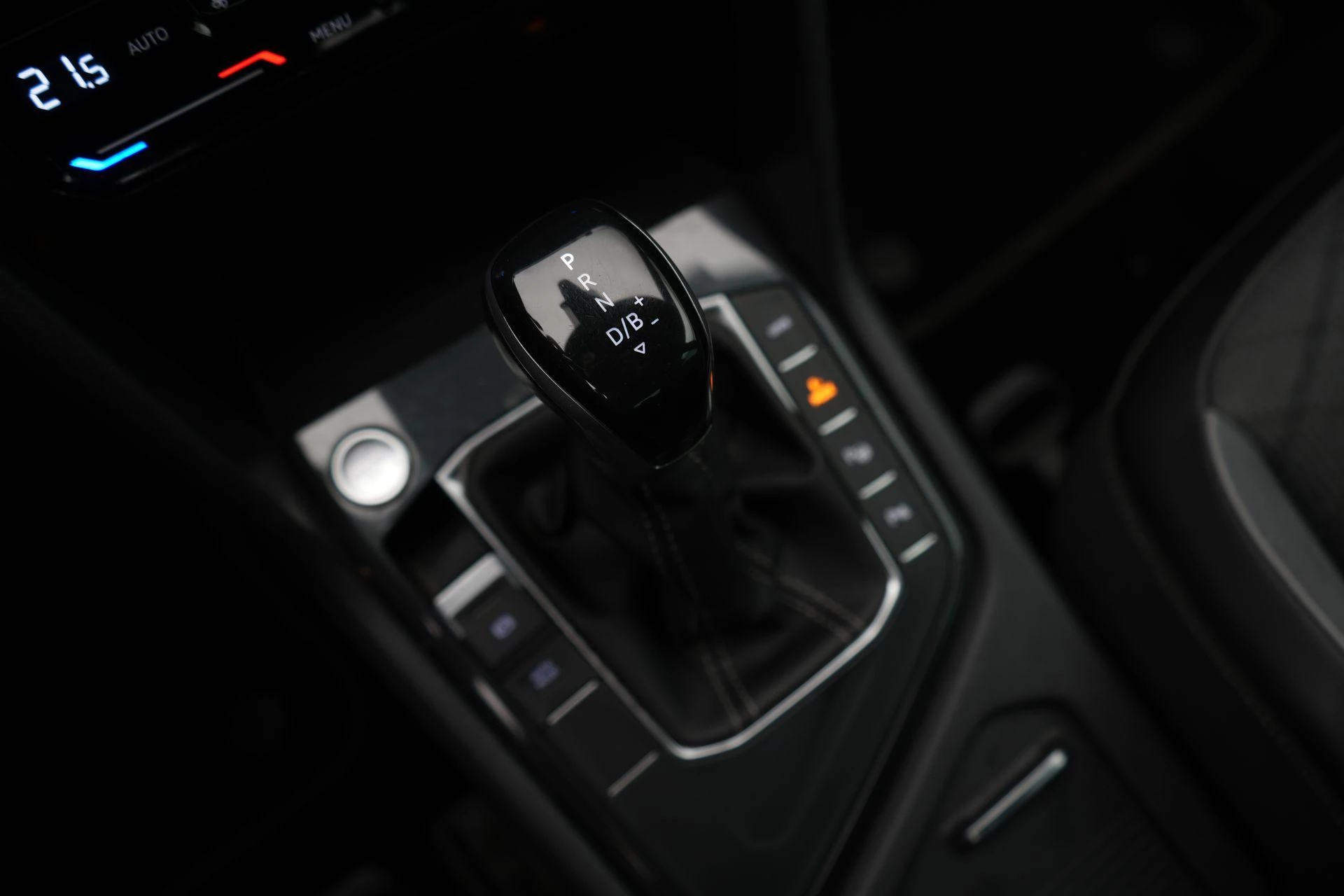 Volkswagen-Tiguan-image-23