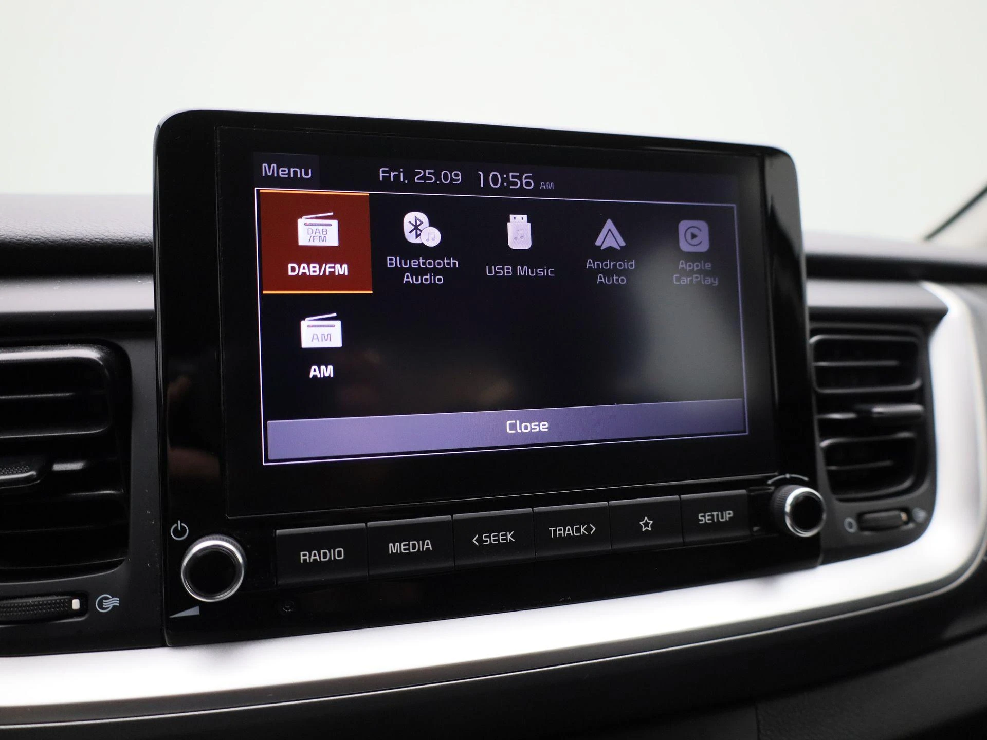 Kia-Stonic-image-25