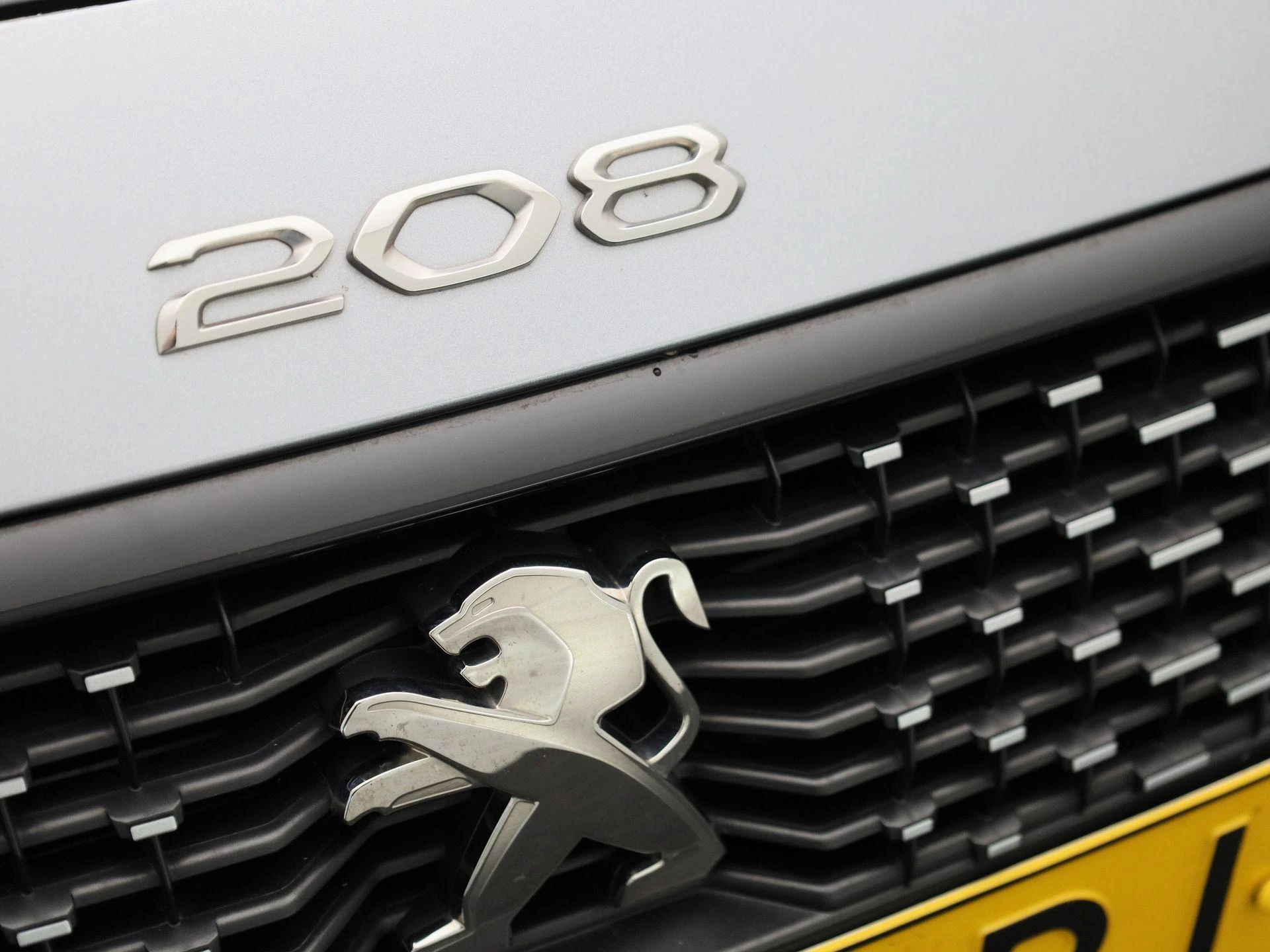 Peugeot-e-208-image-33