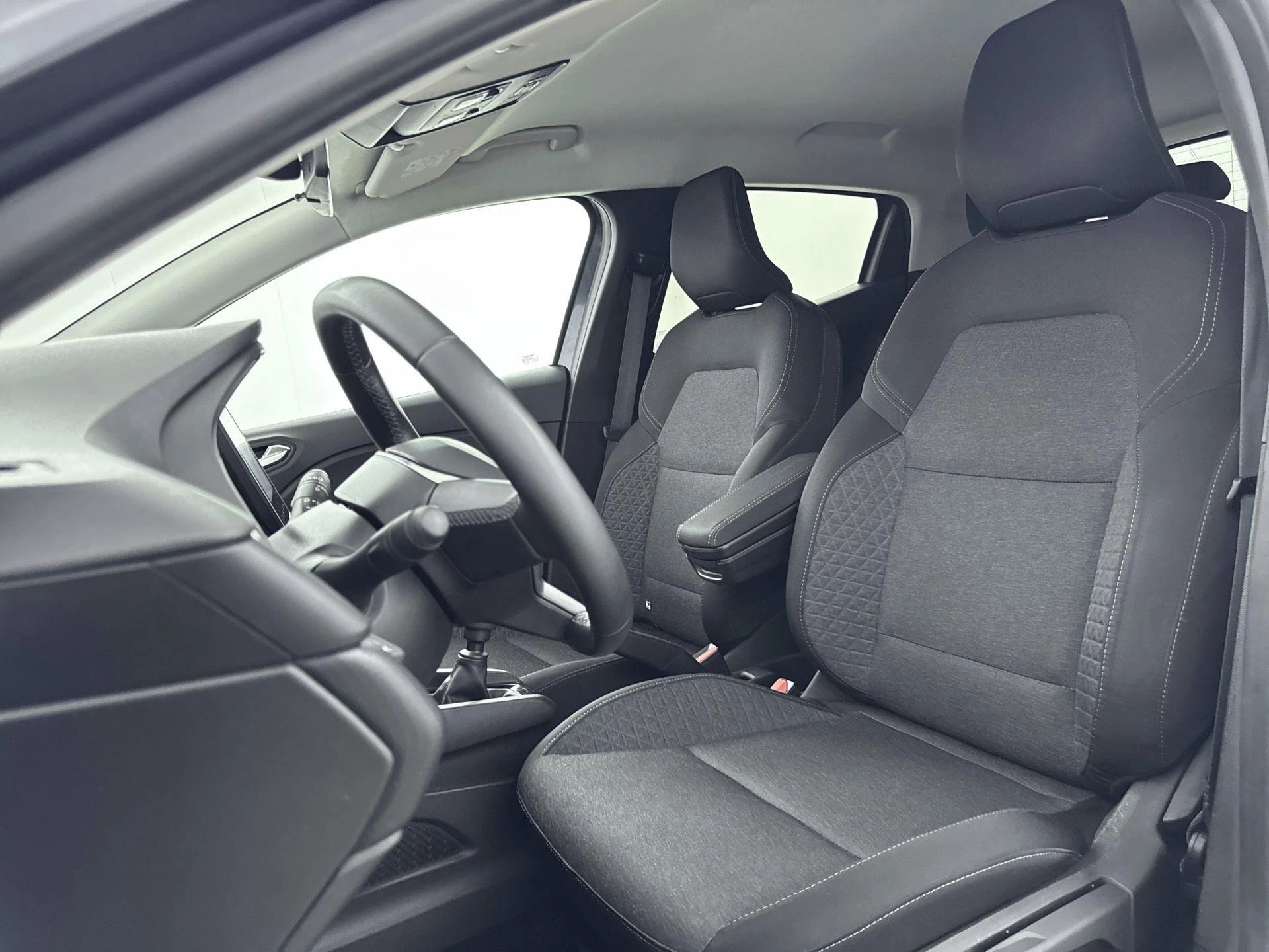 Renault-Clio-image-23