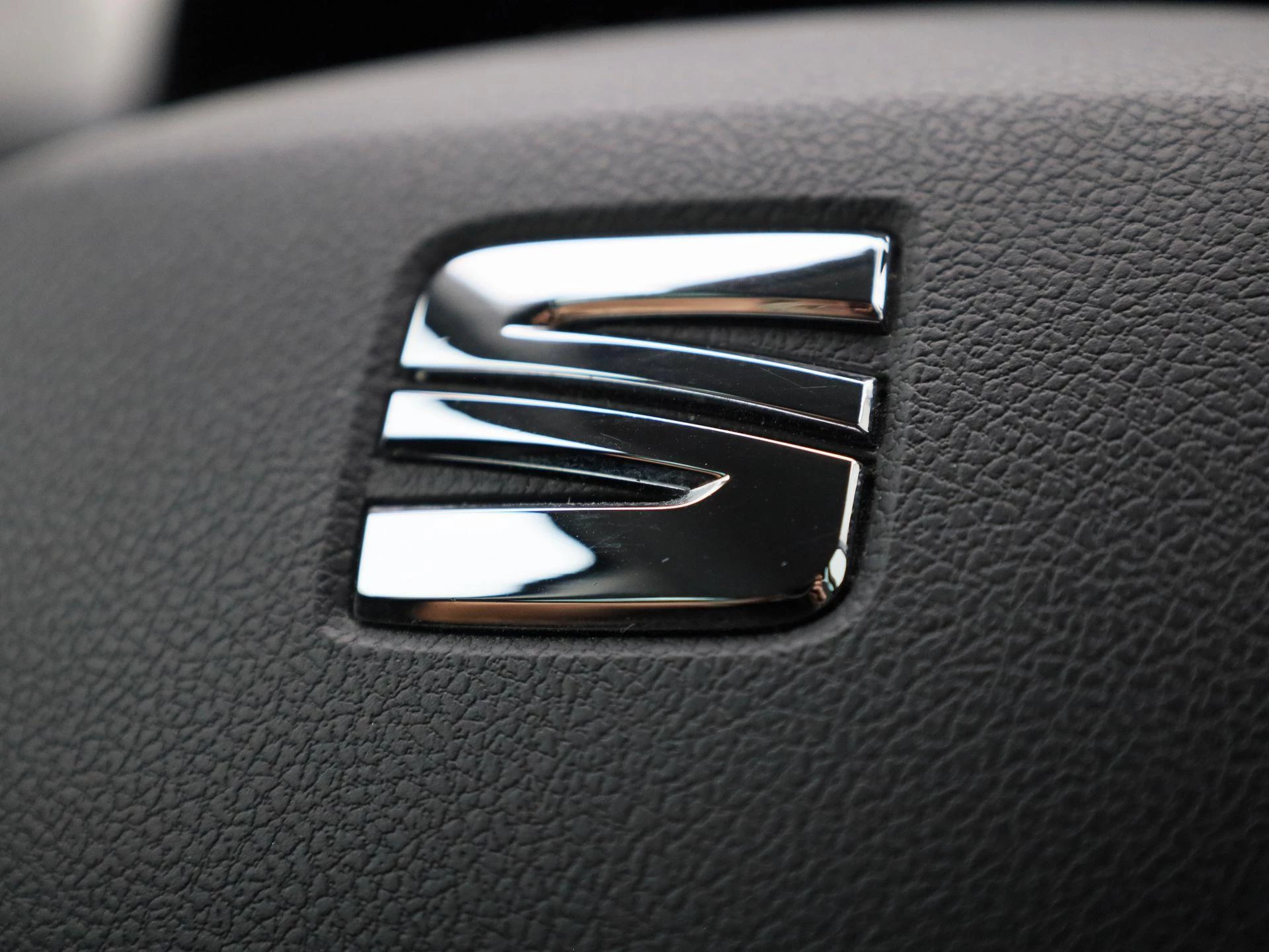 SEAT-Arona-image-27