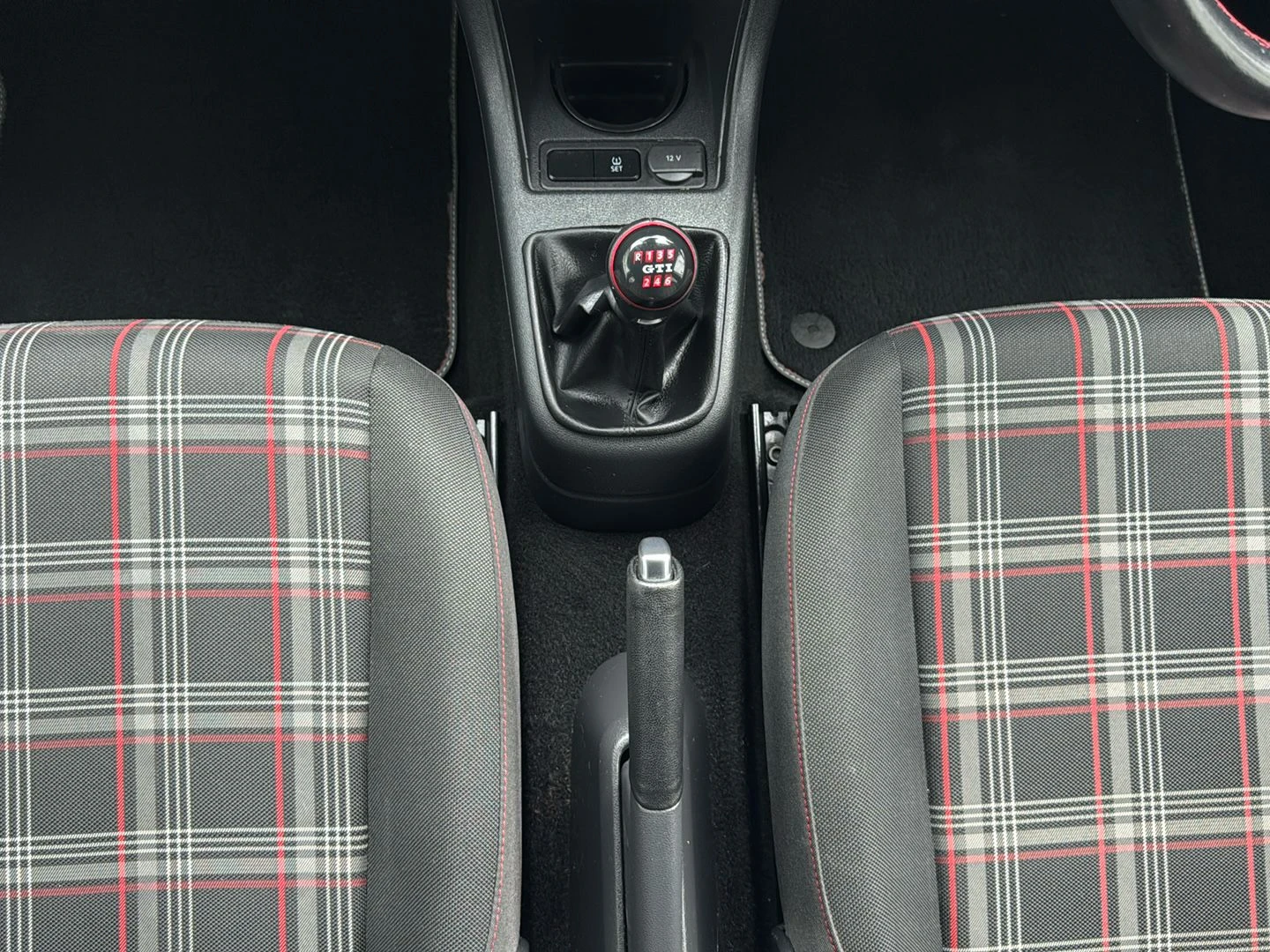 Volkswagen-up!-image-11