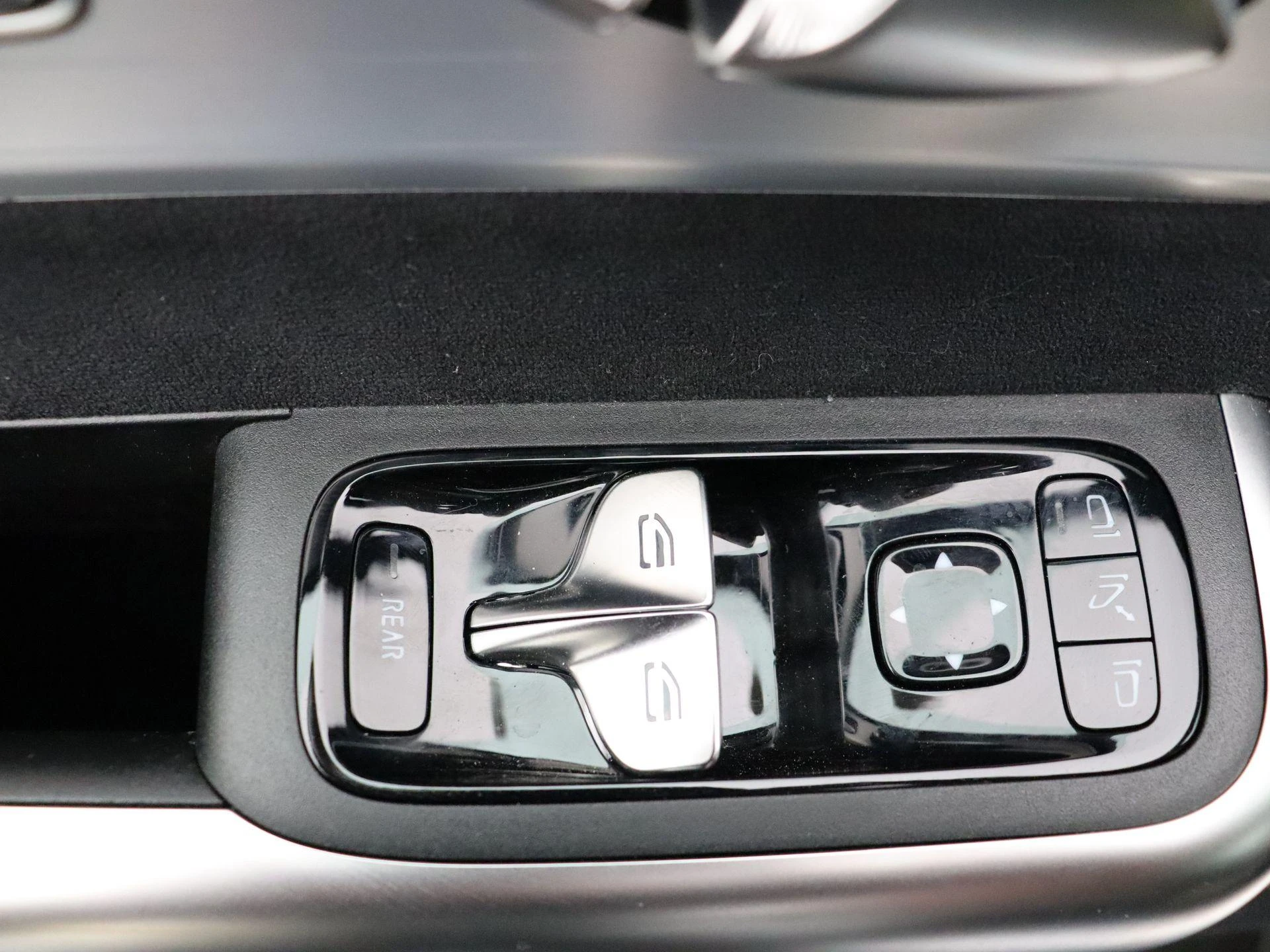 Mercedes-Benz-CLA-image-9