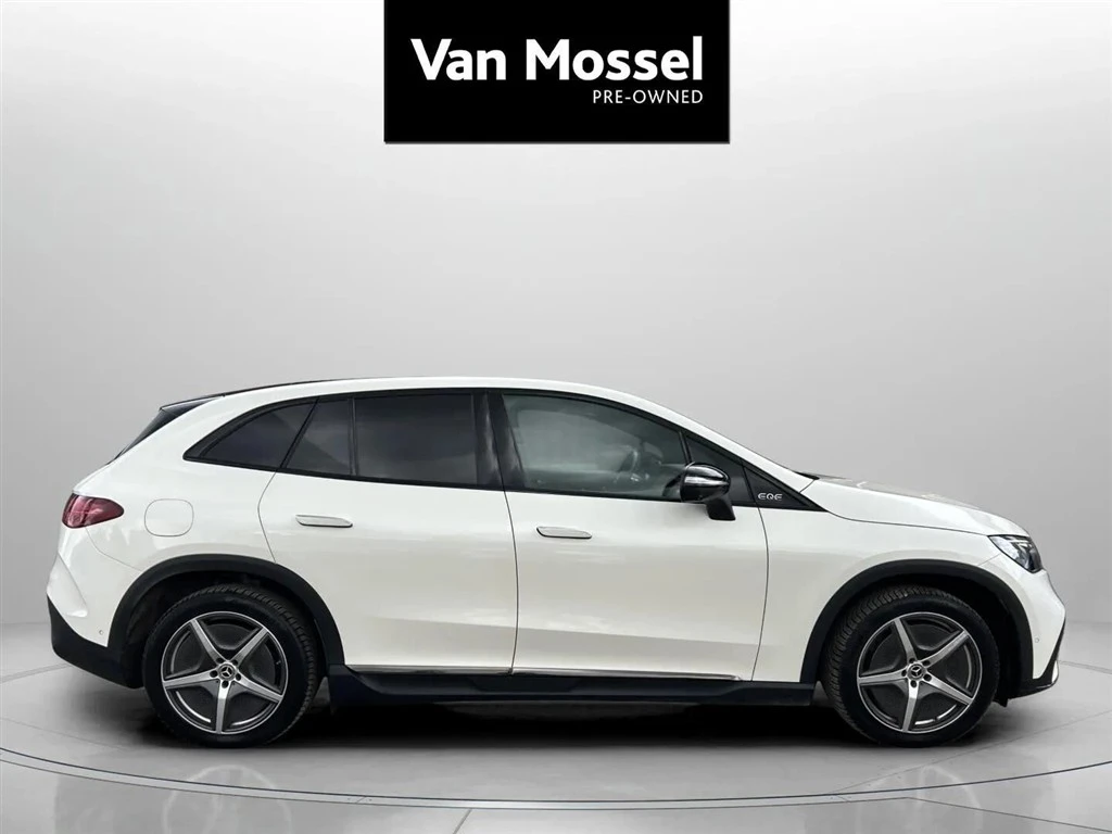 Mercedes-Benz-EQE-image-3