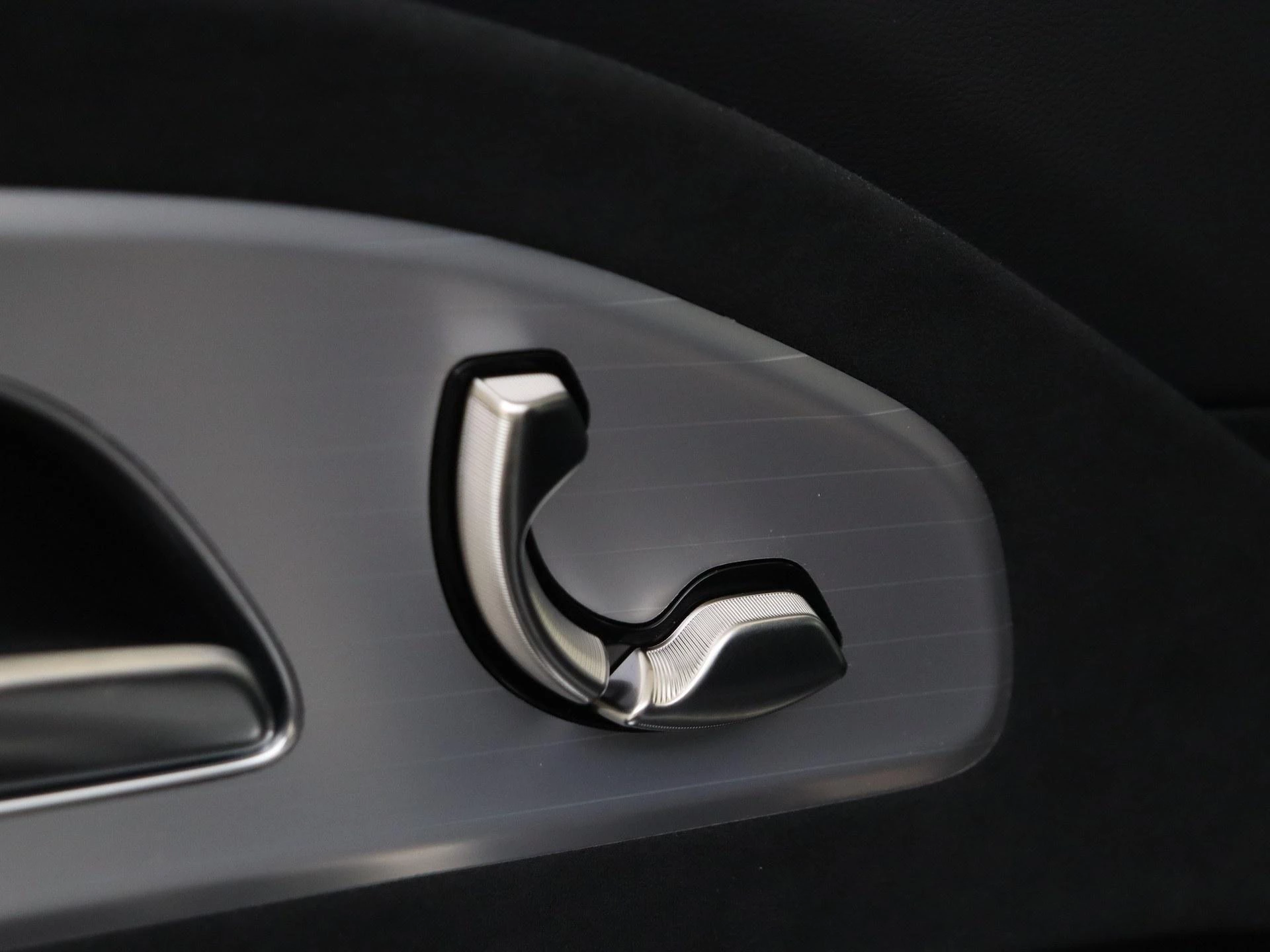 Mercedes-Benz-CLA-image-23