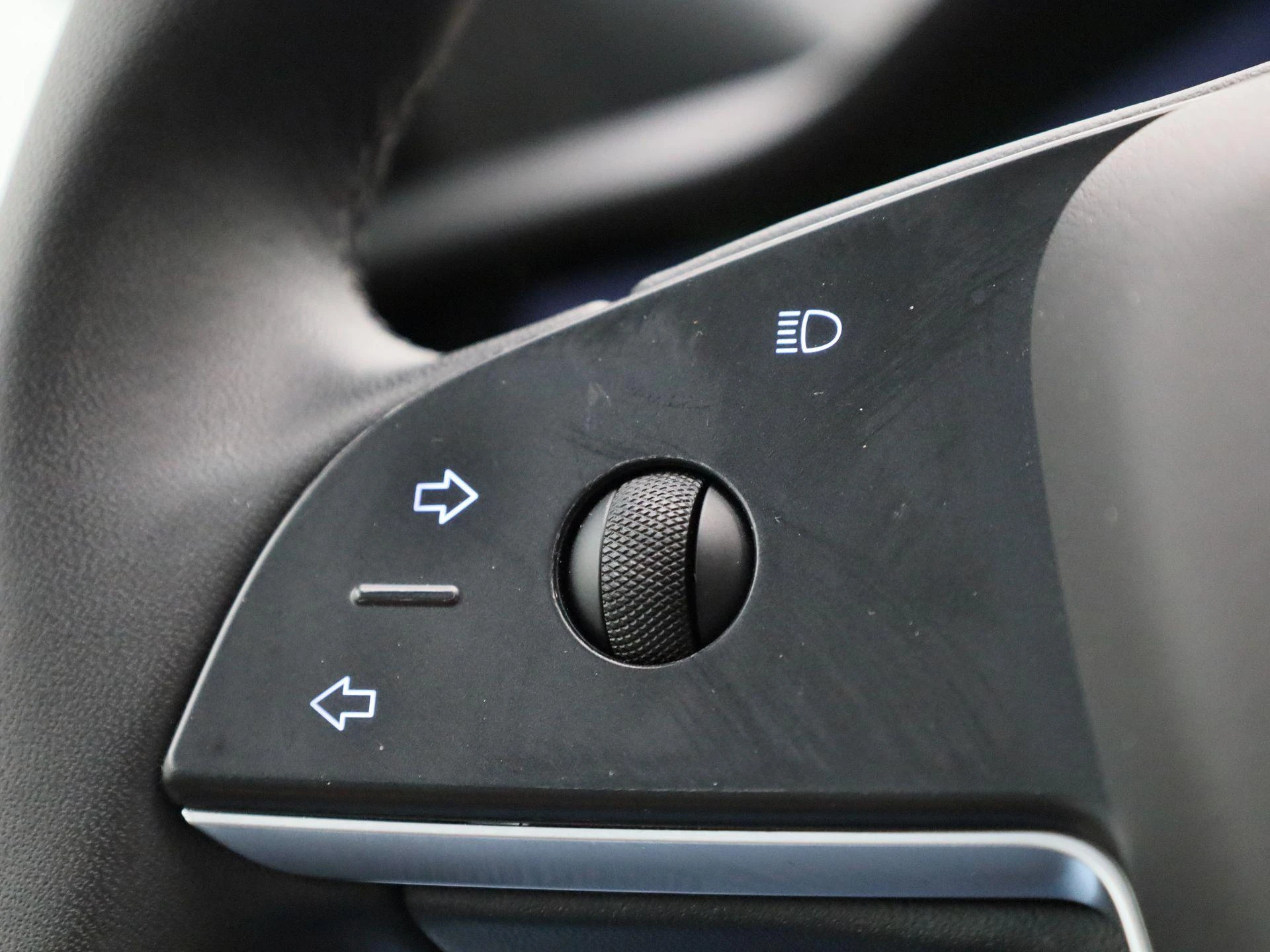 Tesla-Model S-image-17