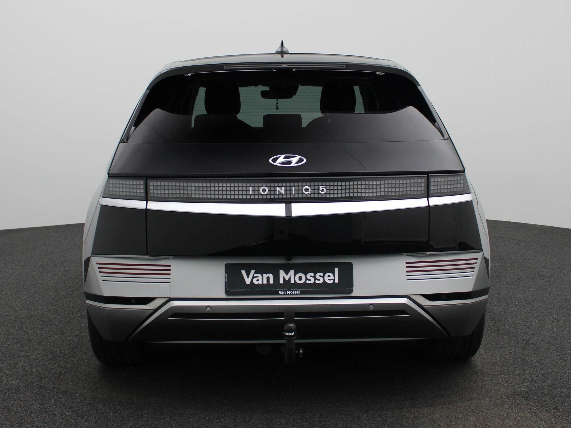 Hyundai-IONIQ 5-image-4