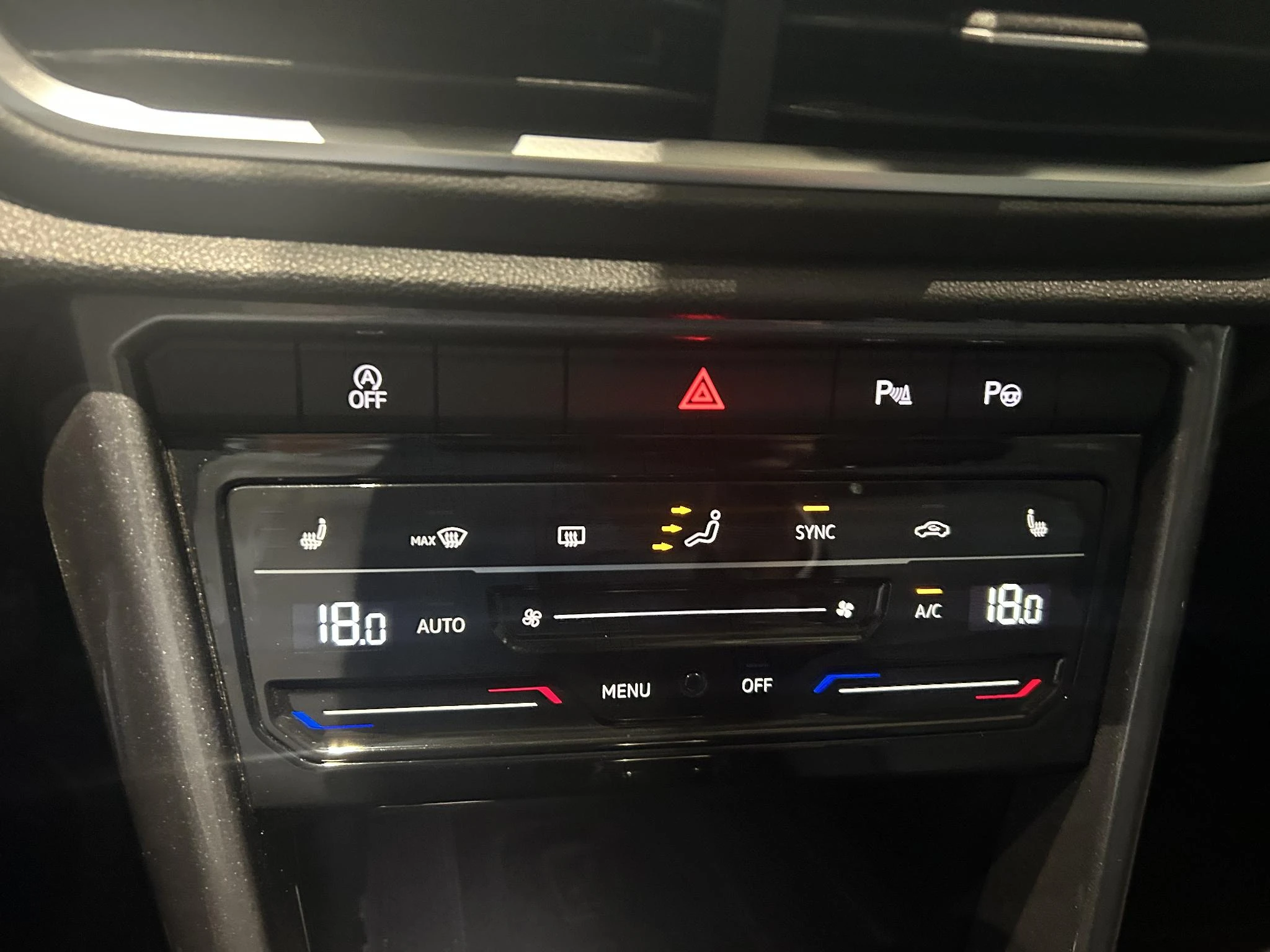 Volkswagen-T-Roc-image-12