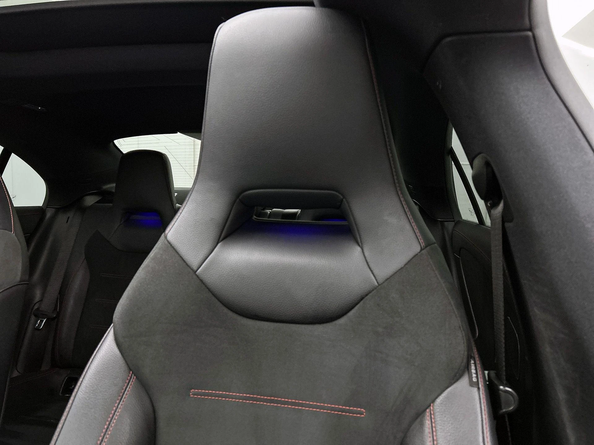 Mercedes-Benz-CLA-image-13