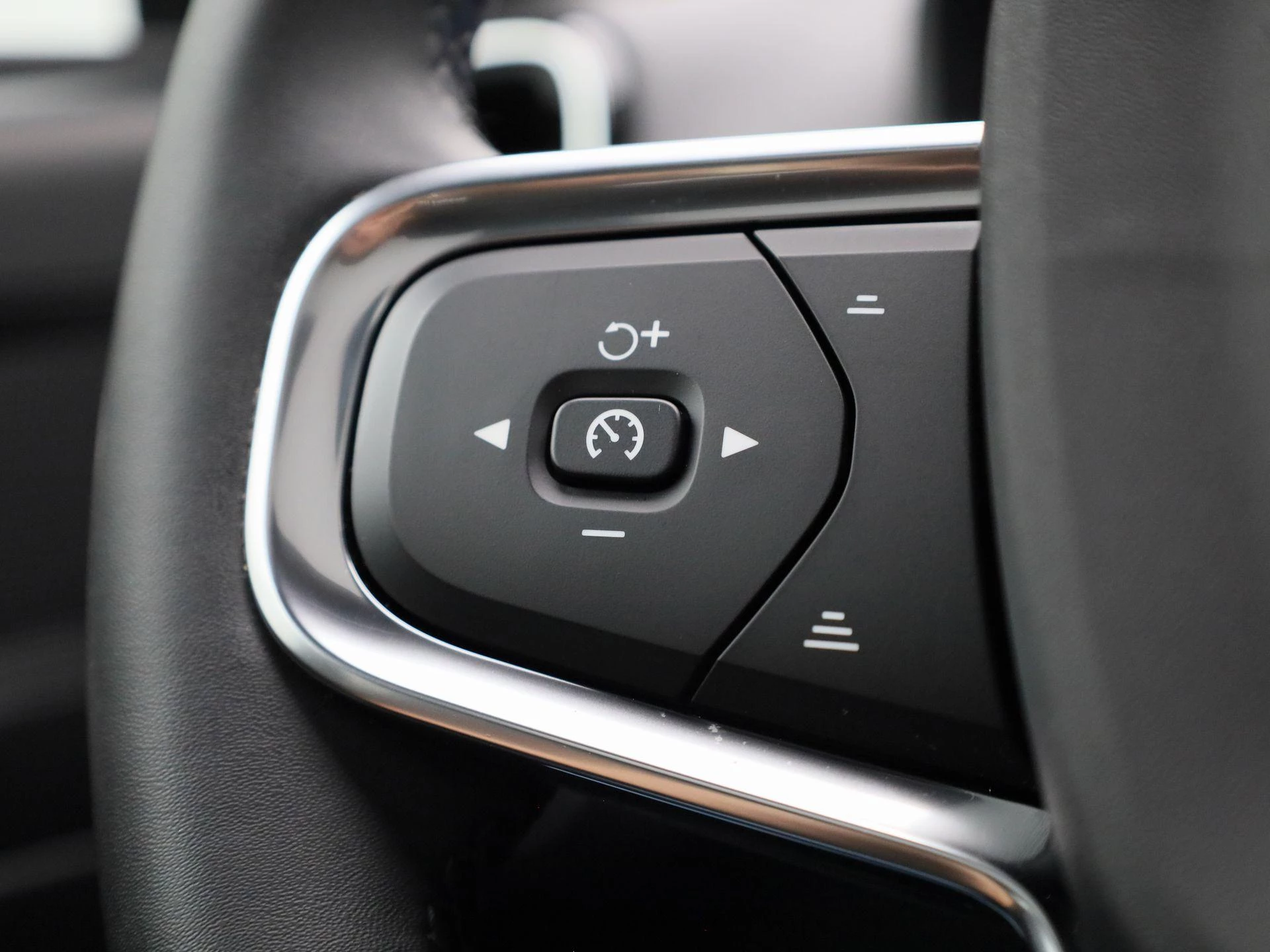 Volvo-C40-image-17