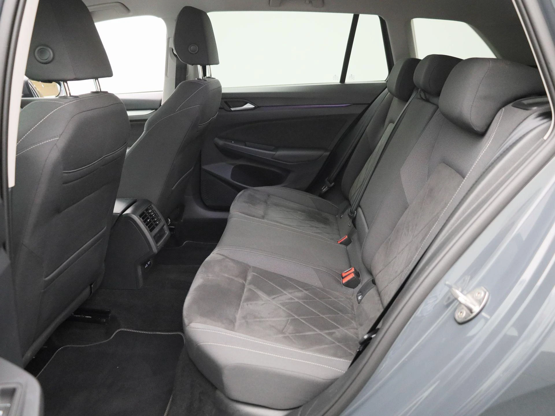Volkswagen-Golf-image-10