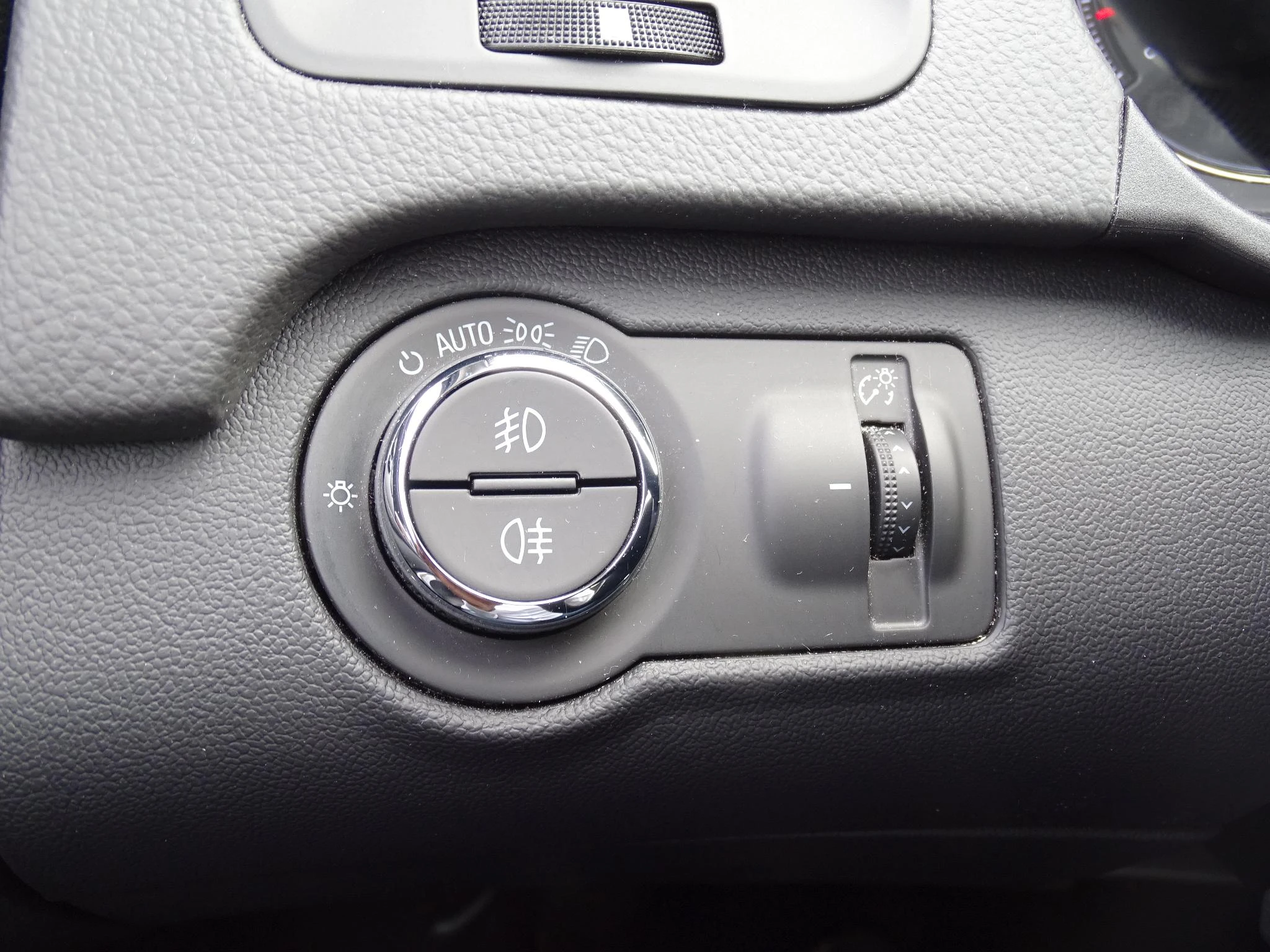 Opel-Insignia-image-23