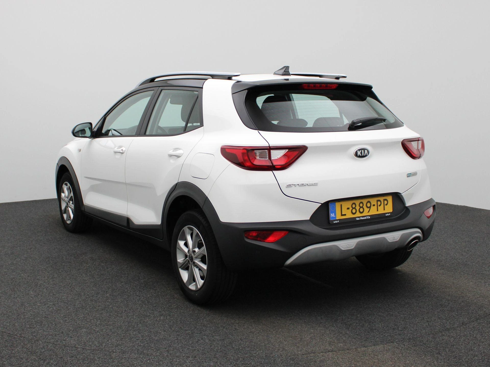 Kia-Stonic-image-1