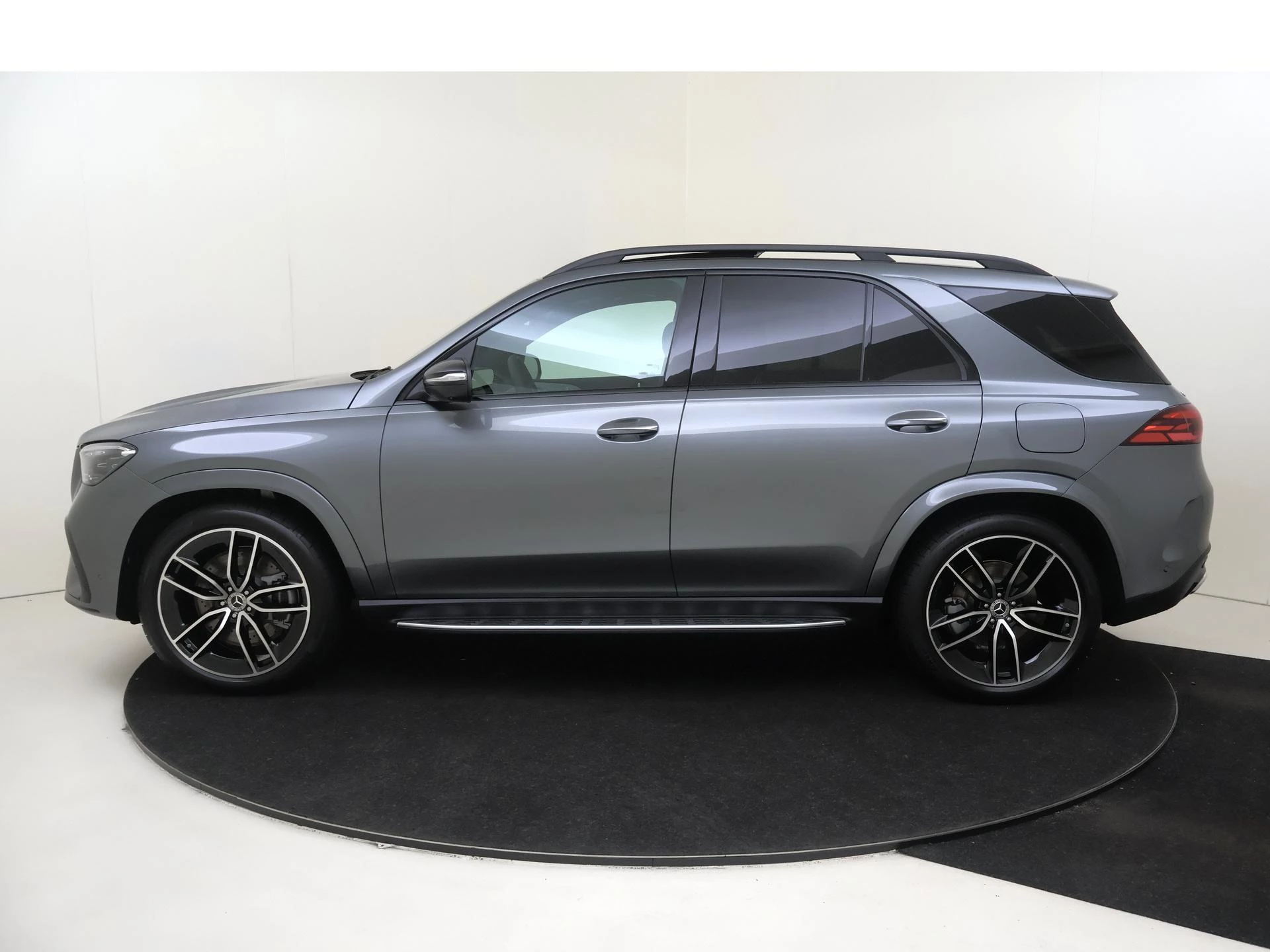 Mercedes-Benz-GLE-image-7