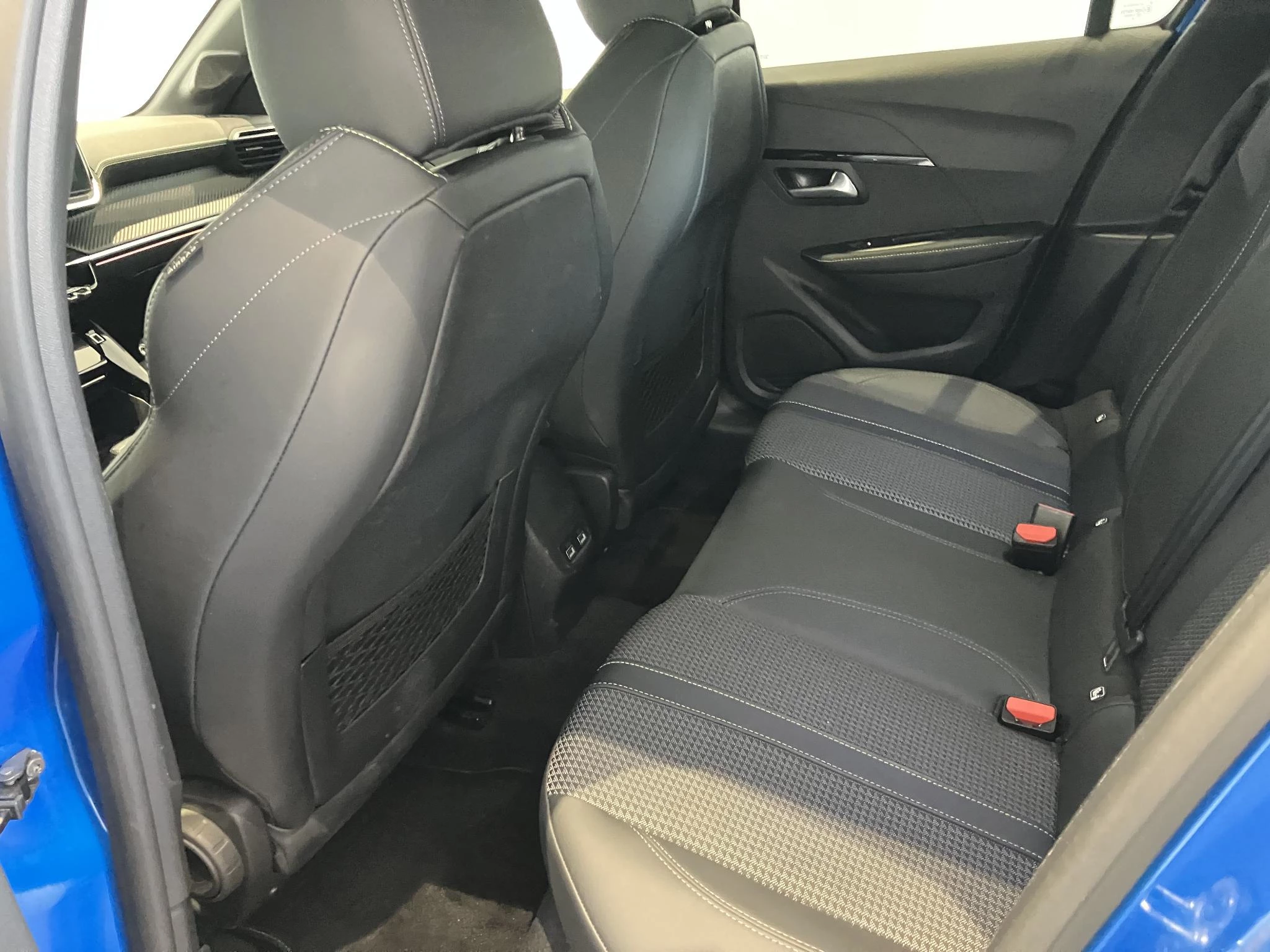 Peugeot-208-image-11