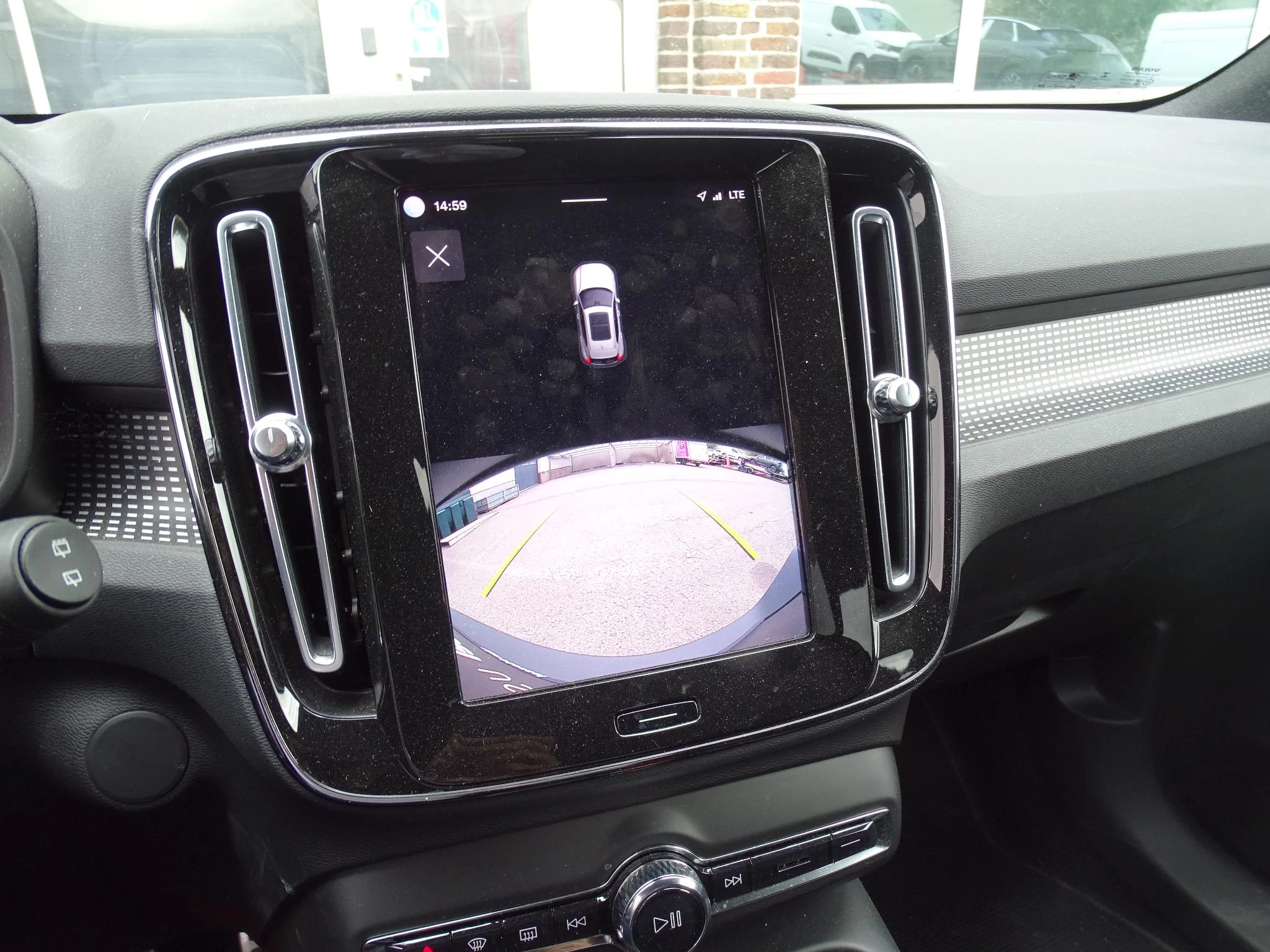 Volvo-XC40-image-19