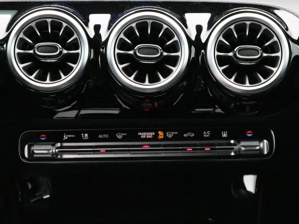 Mercedes-Benz CLA 250e star edition Shooting Brake + AMG + NIGHTPAKKET + CARPLAY + KEY LESS +