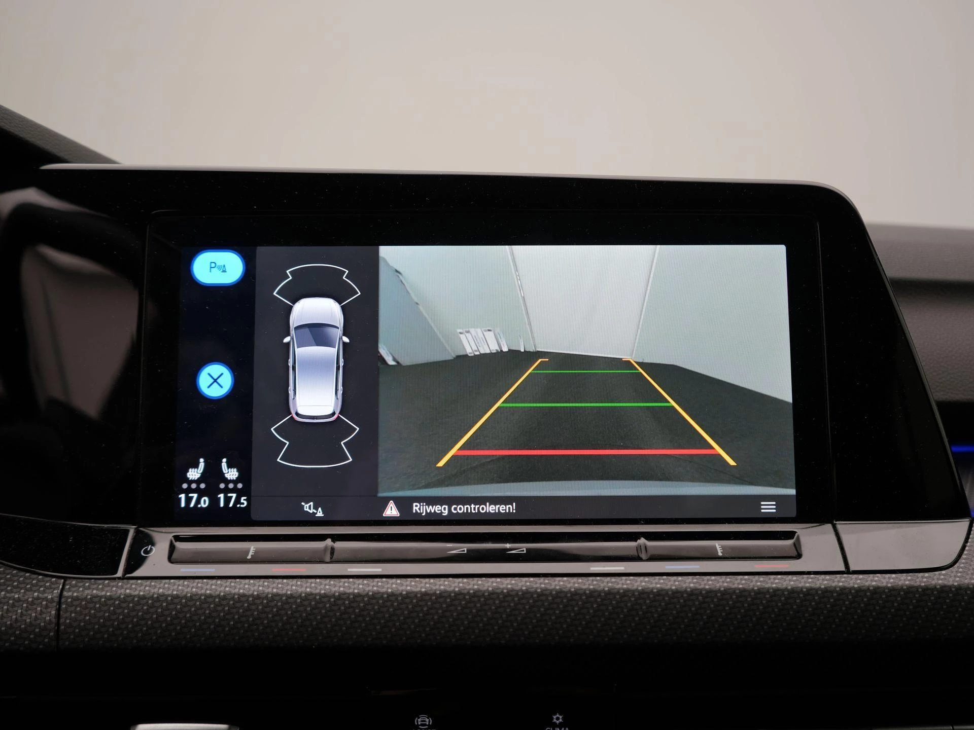 Volkswagen-Golf-image-11