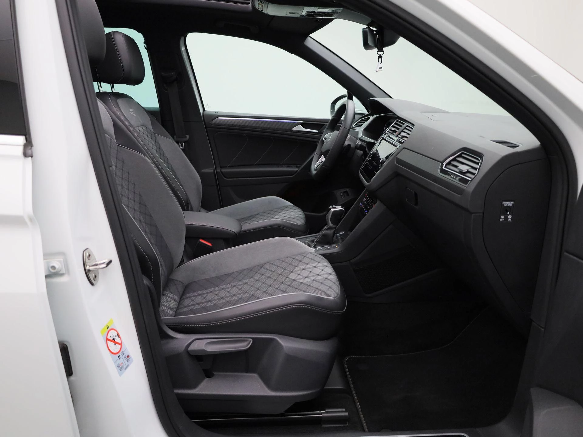 Volkswagen-Tiguan-image-50