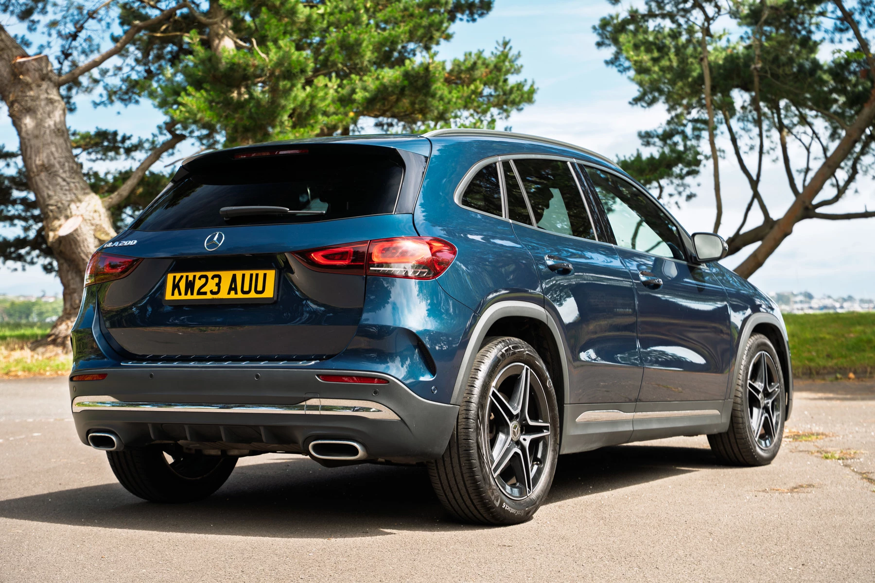 Mercedes-Benz-GLA-image-13