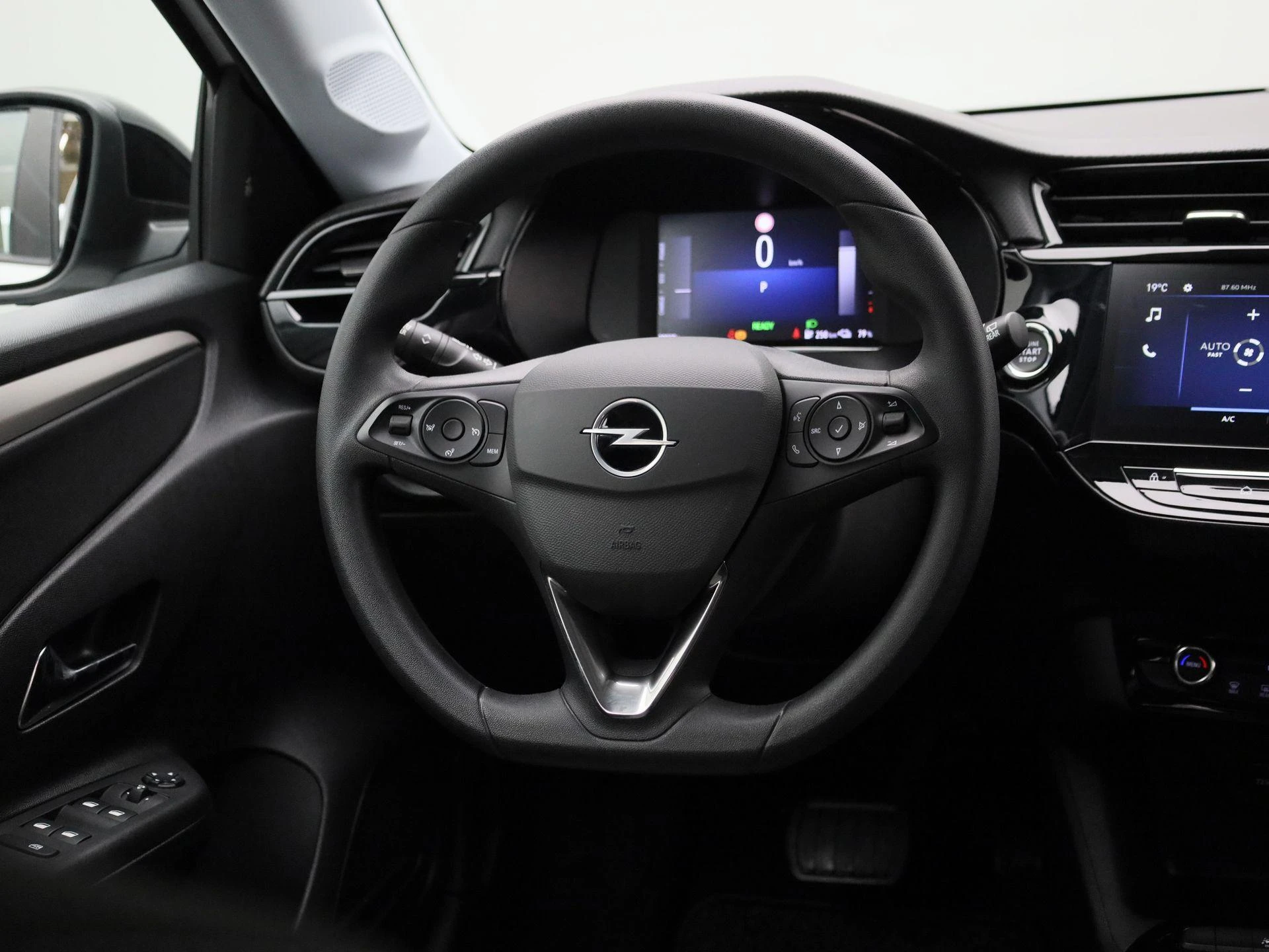 Opel-Corsa-image-9