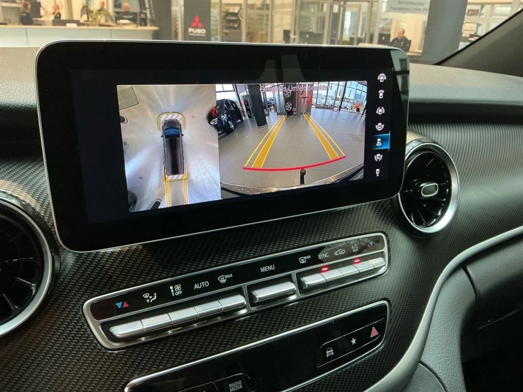 Mercedes-Benz-V-Klasse 300-image-17