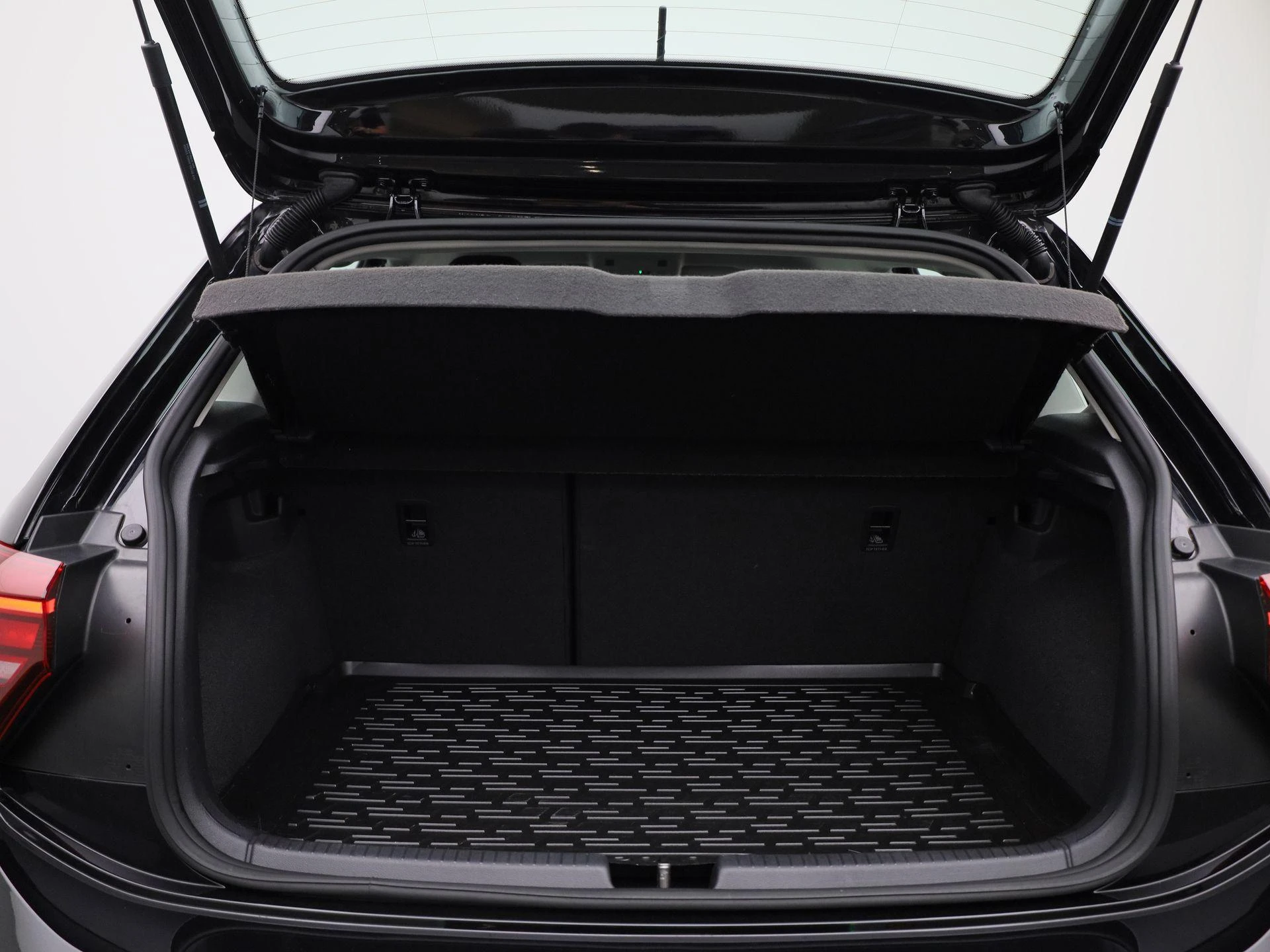Volkswagen-Polo-image-13