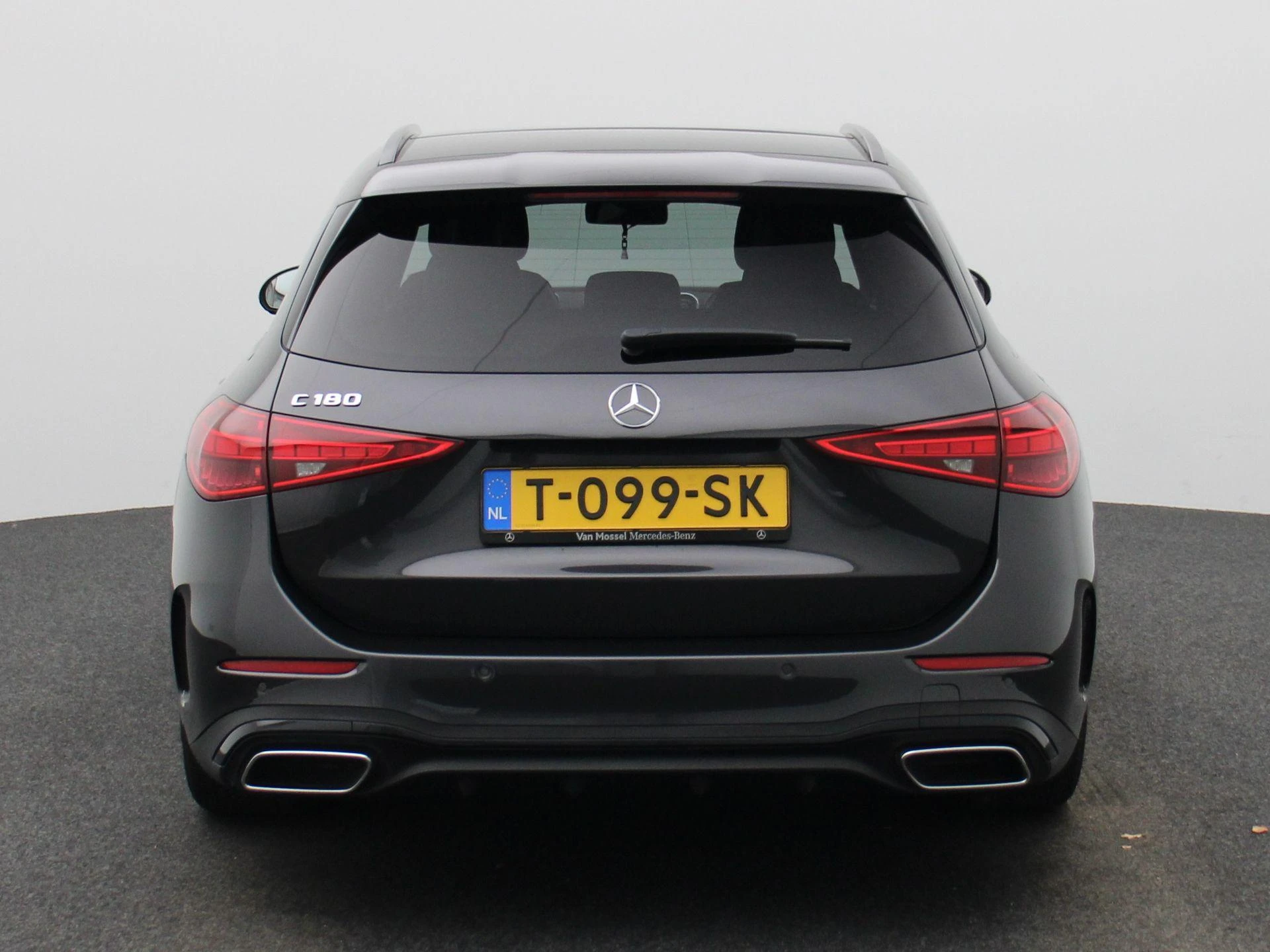 Mercedes-Benz-C-Klasse-image-4