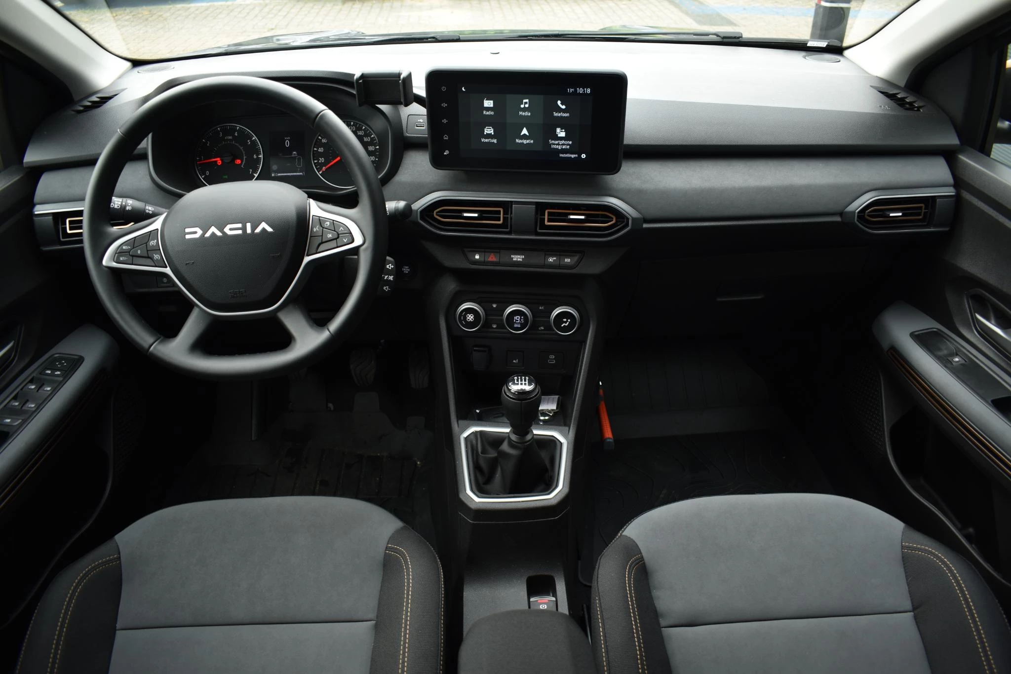 Dacia-Sandero Stepway-image-11