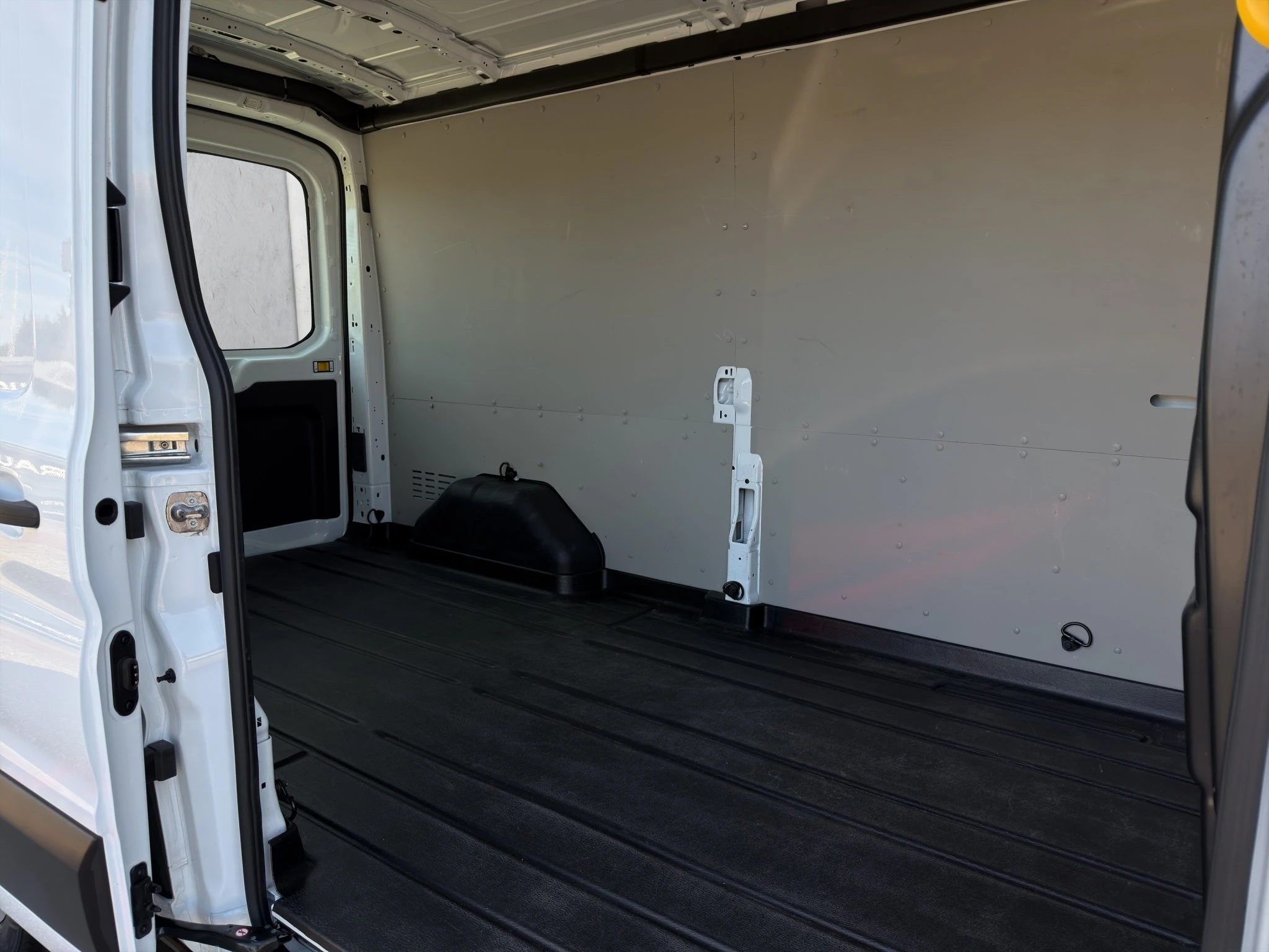 Ford-Transit-image-10