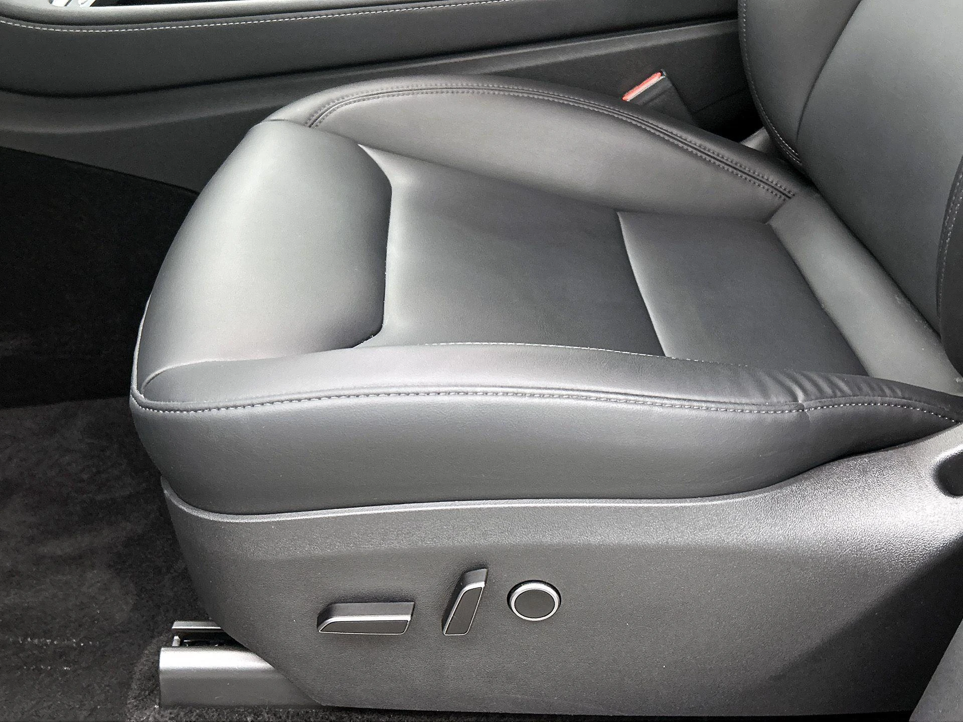 Tesla-Model Y-image-23