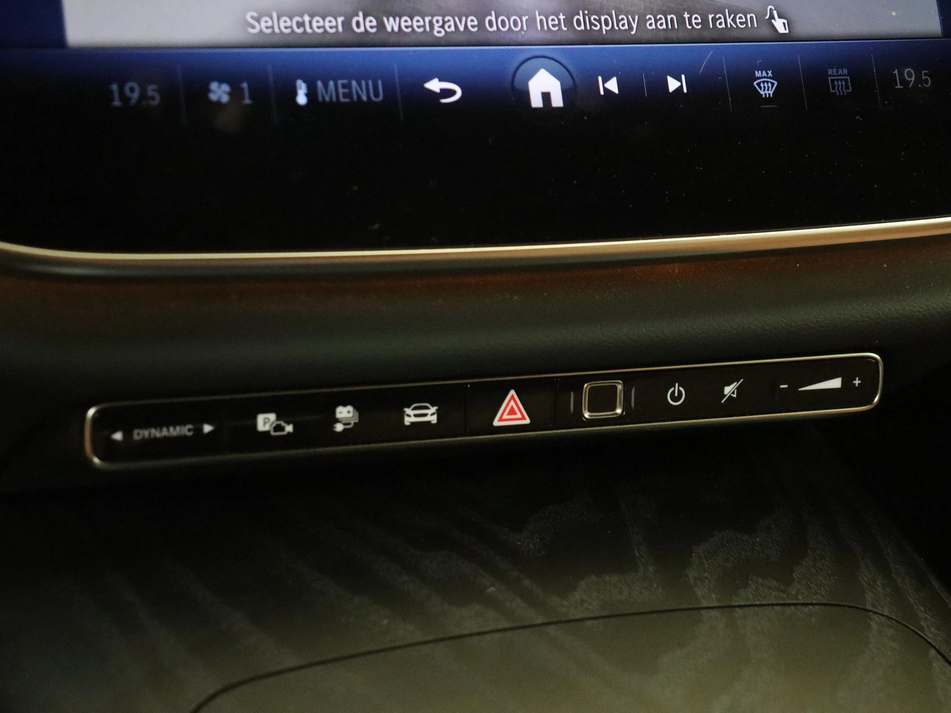 Mercedes-Benz-E-Klasse-image-19